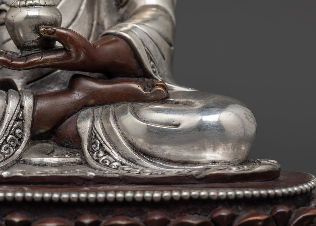 Shakyamuni Buddha Statue: Ideal for Altars