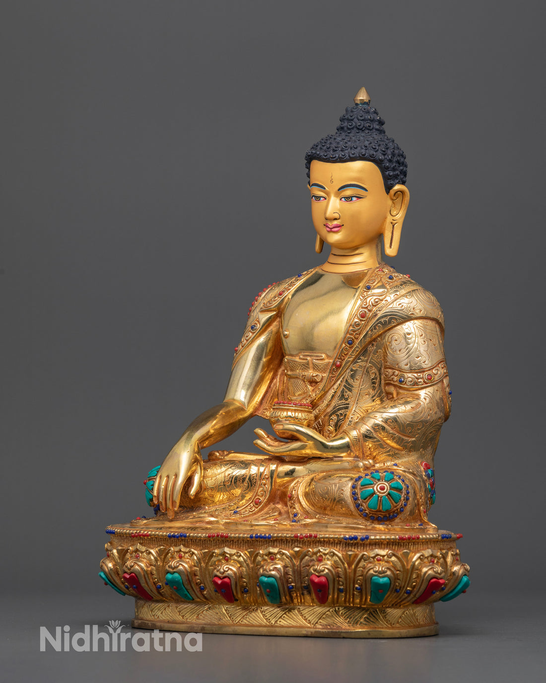 Shakyamuni Buddha: The Divine Manifestation of Tranquility