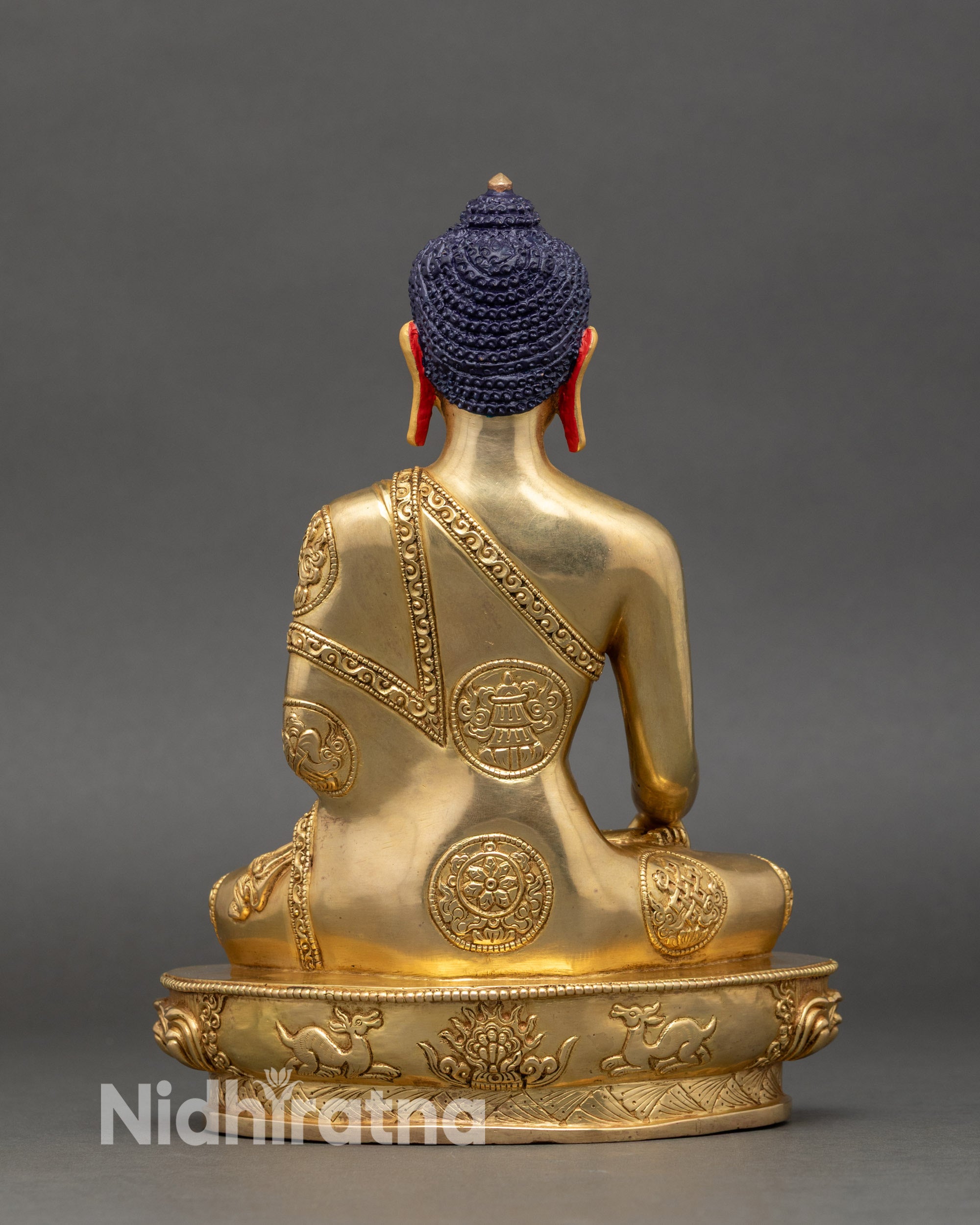 Back-view-Shakyamuni-Buddha-statue-balanced-proportions-Himalayan-Buddhist-artistry-mindfulness-decor