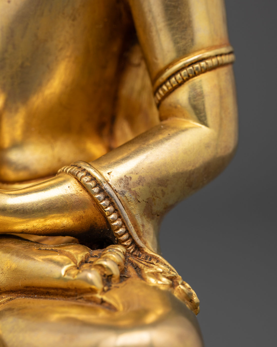 Buddha Shakyamuni: Guiding Humanity Towards Peace and Enlightenment