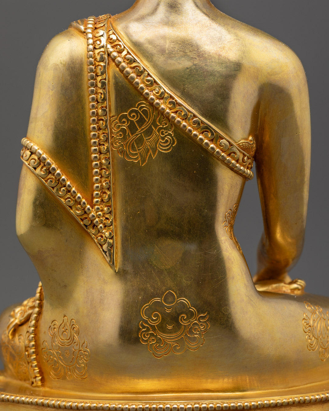 Masterfully Crafted Shakyamuni Buddha Statue