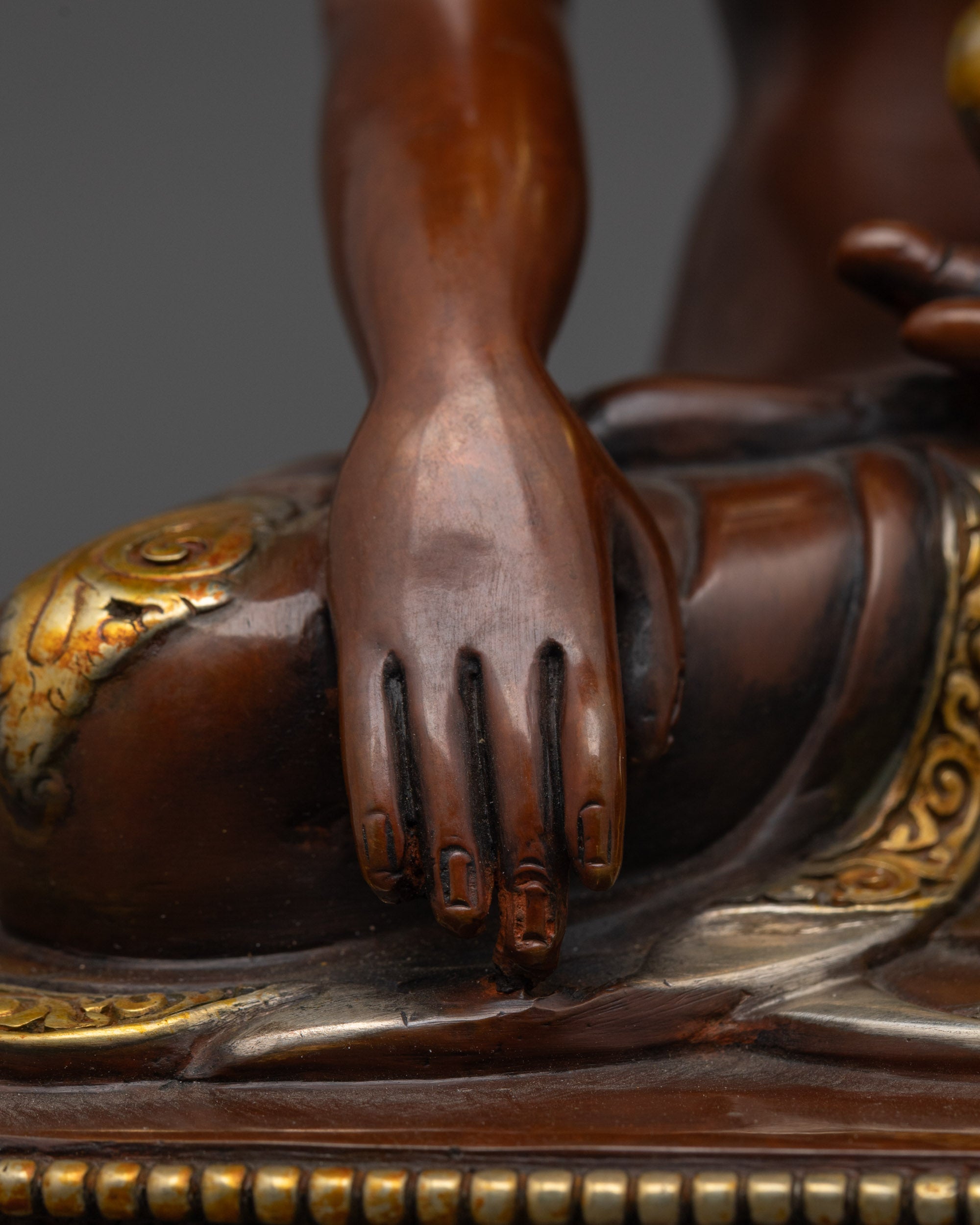 Majestic Buddha Shakyamuni Sculpture | Handcrafted Enlightenment Art
