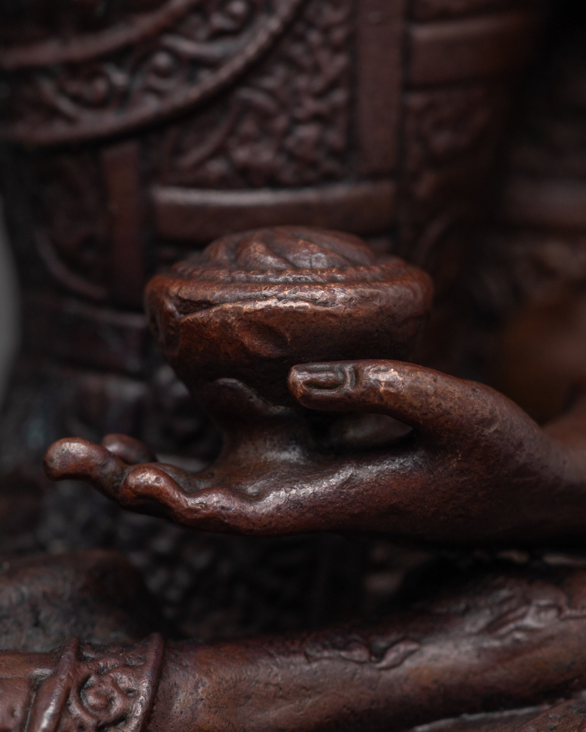 Machine-Produced Buddha Shakyamuni Statue | Elegant Spiritual Decor