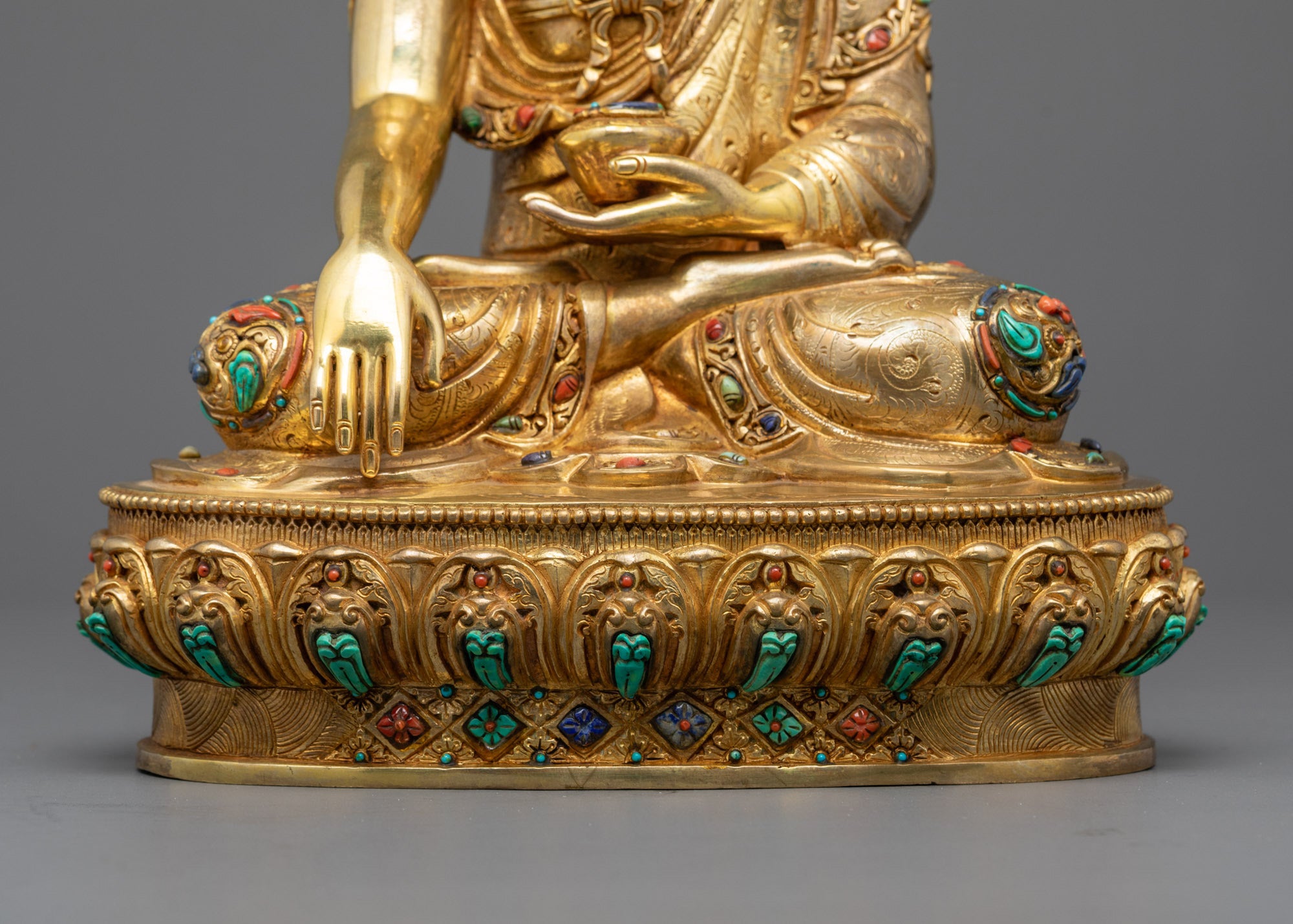 Enlightened Shakyamuni Buddha Statue | Fire Gold Gilded Himalayan