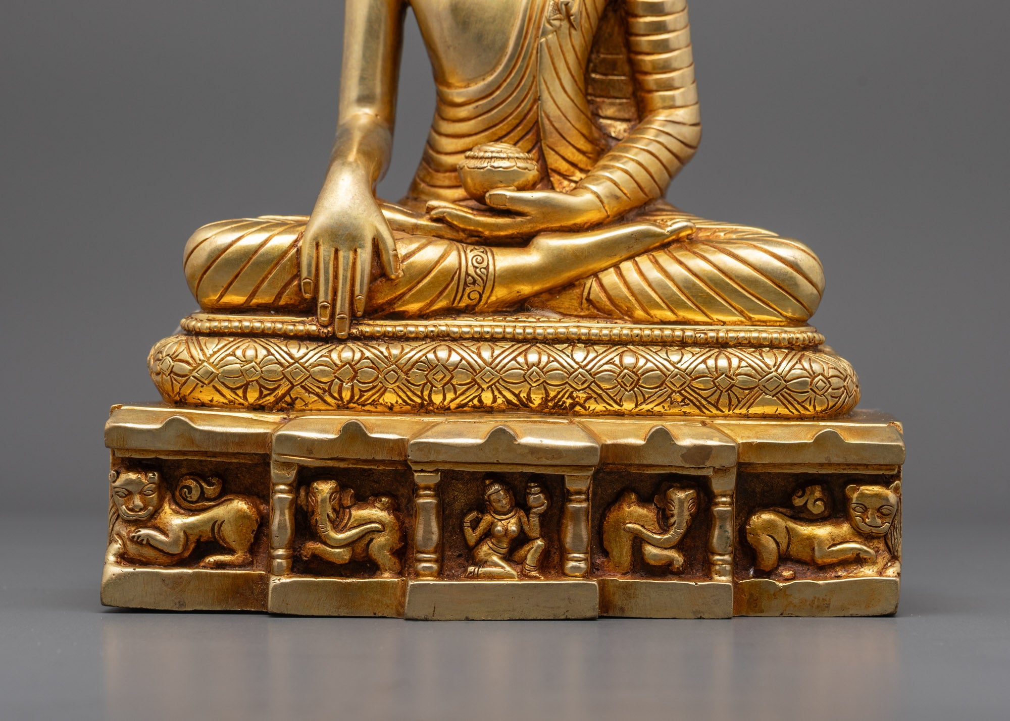 Nepalese Siddhartha Gautama Buddha Statue | Elegant Gold-Finished
