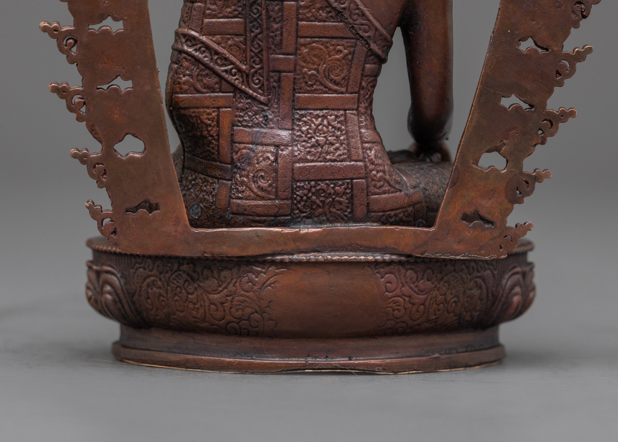Machine-Produced Buddha Shakyamuni Statue | Elegant Spiritual Decor