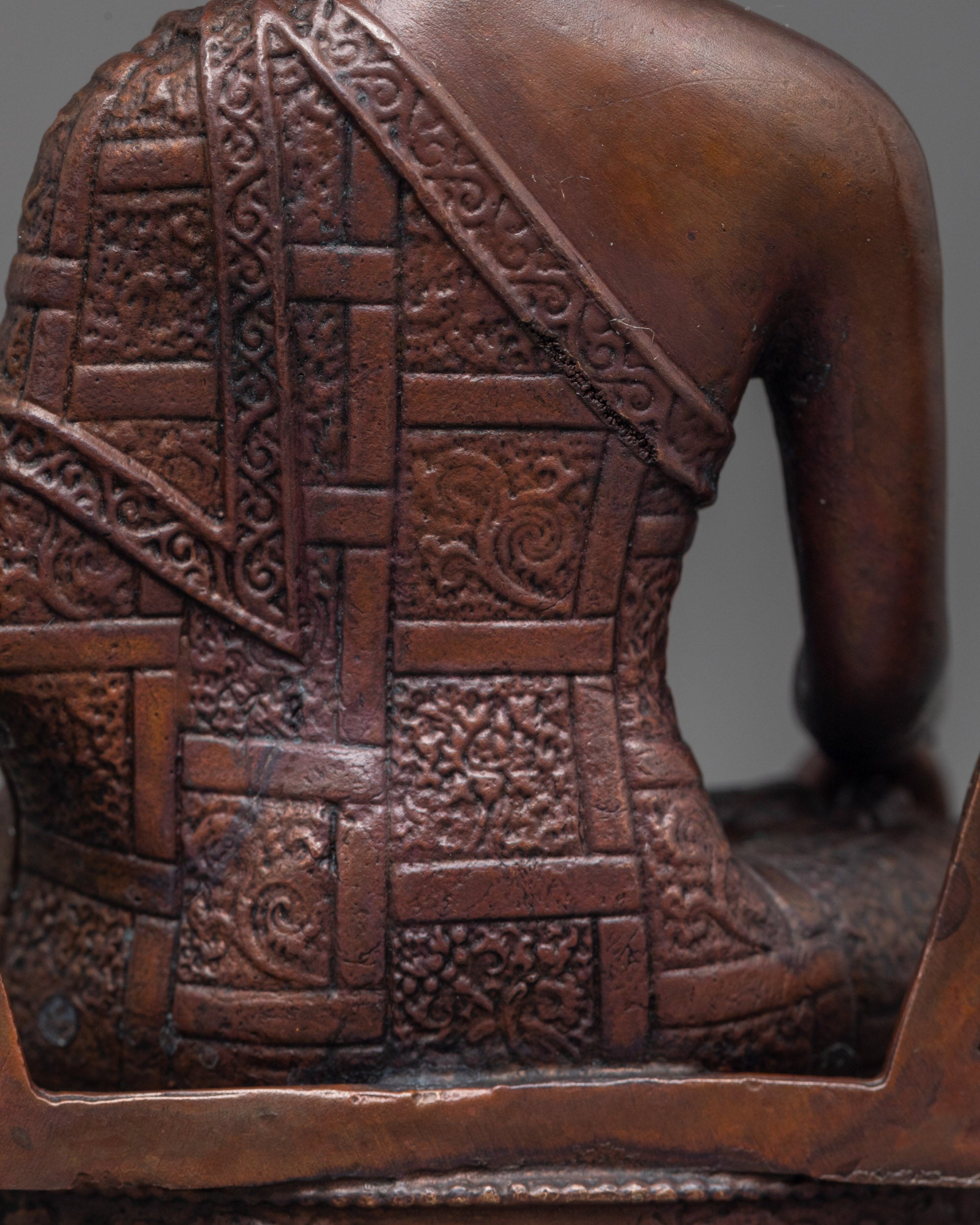 Machine-Produced Buddha Shakyamuni Statue | Elegant Spiritual Decor