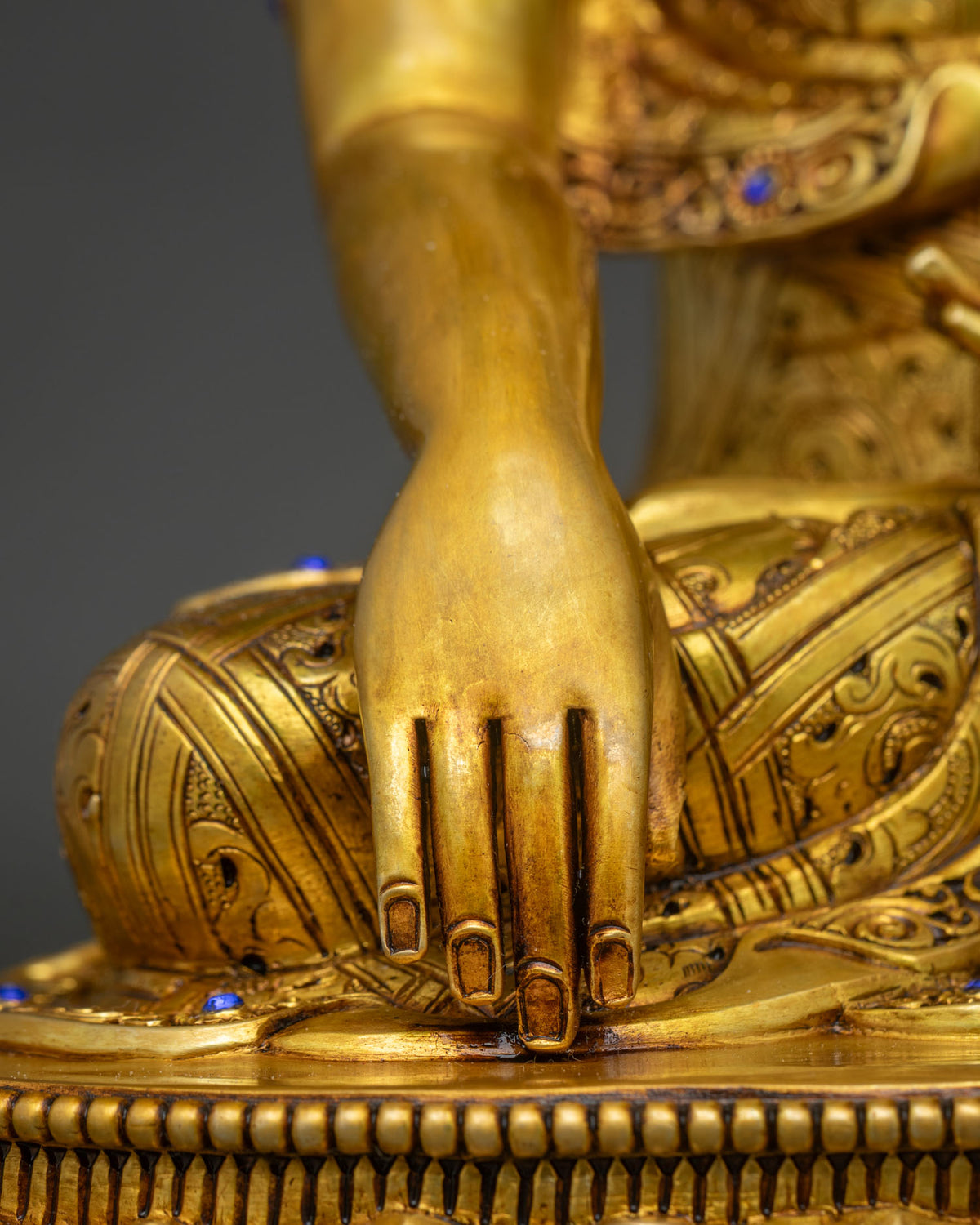 Shakyamuni Buddha Statue – Perfect Gift for Buddhist Practitioners