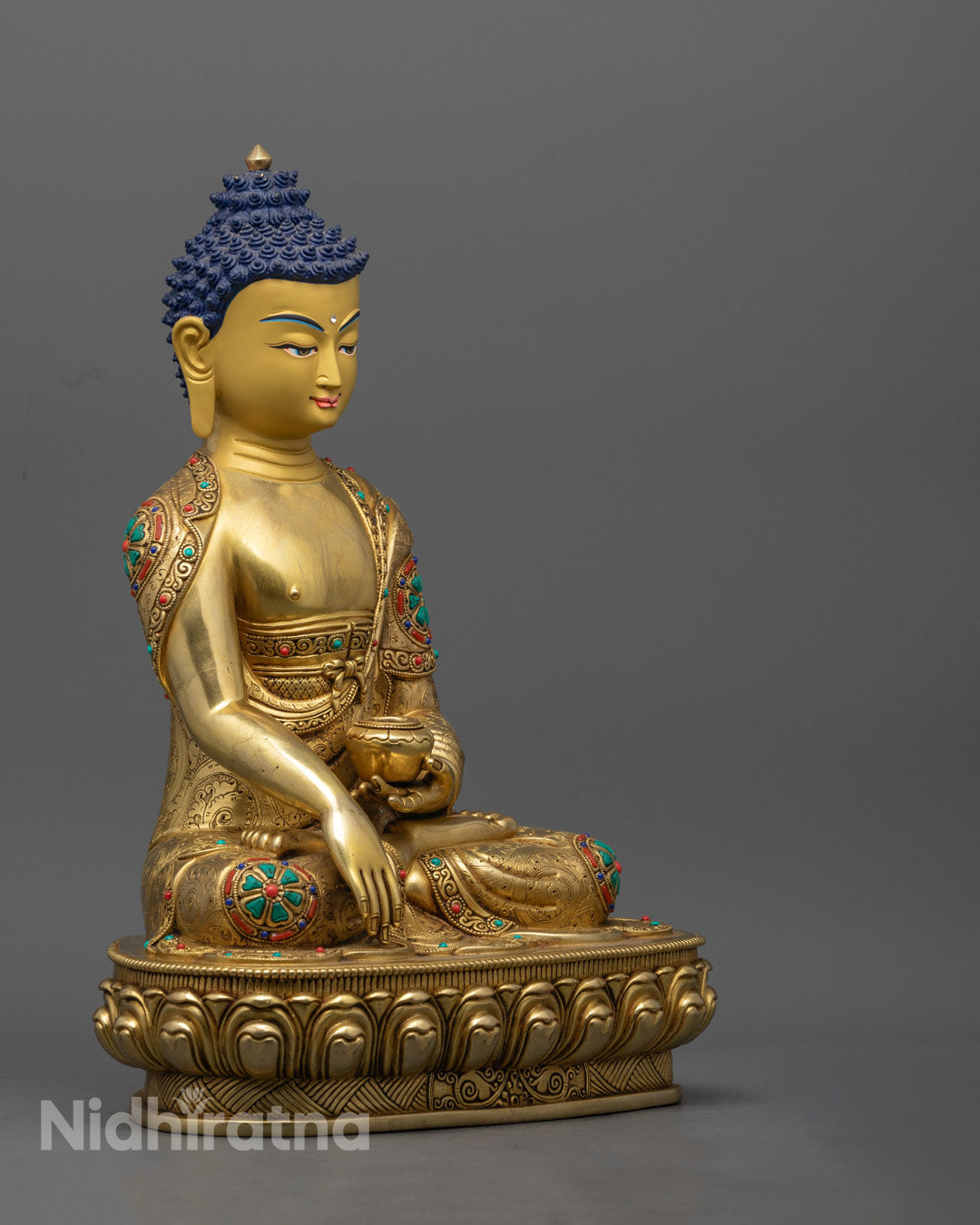 Statue of Buddha Shakyamuni | Life and Teachings of Buddha