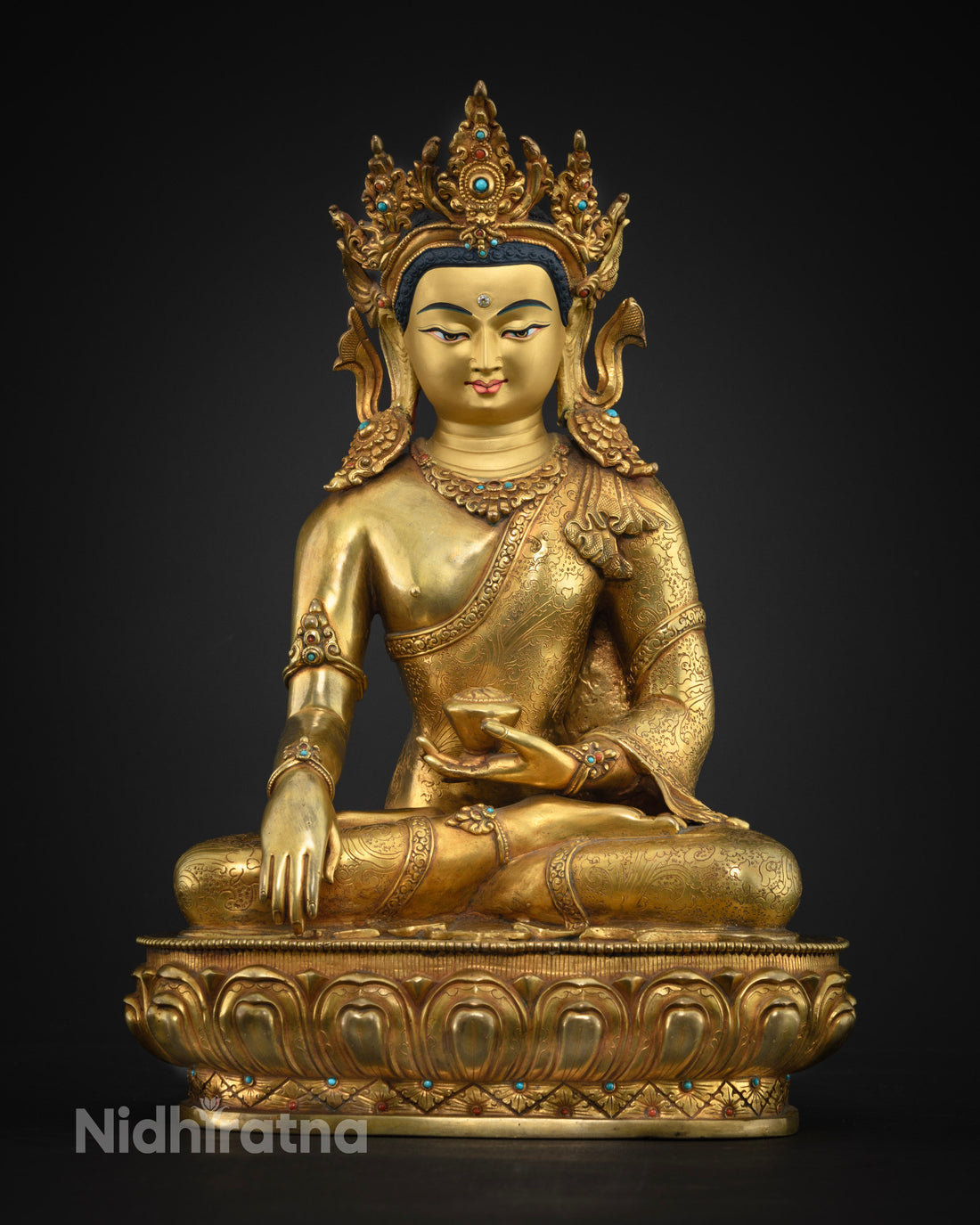 Crowned Buddha Shakyamuni Statue: Emblem of Enlightenment