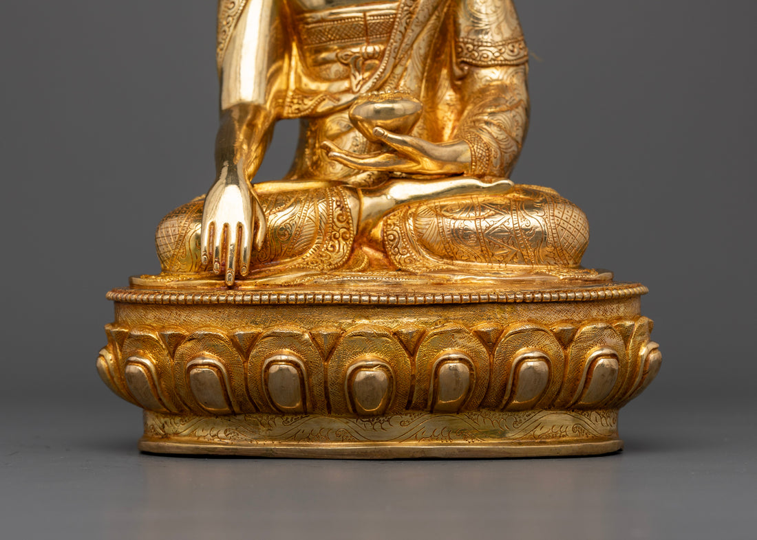 Crowned Buddha Shakyamuni: Radiant Symbol of Enlightenment