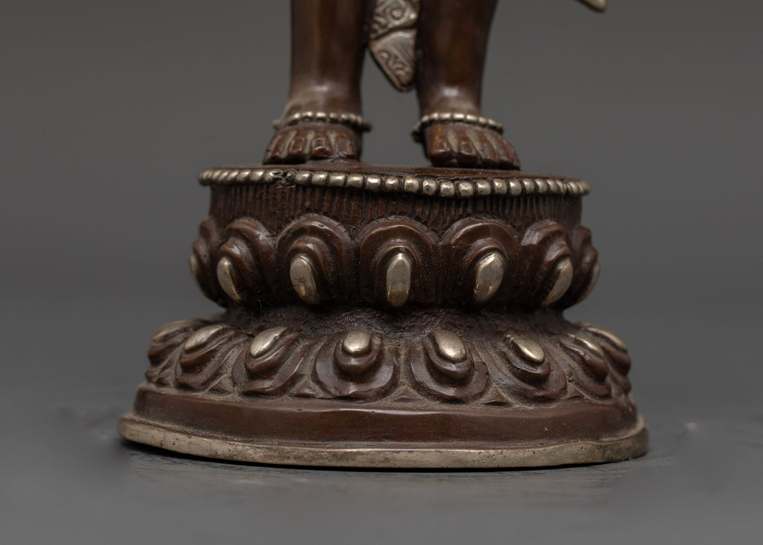 Handmade Avalokiteshvara Statue: Artistry from Nepal