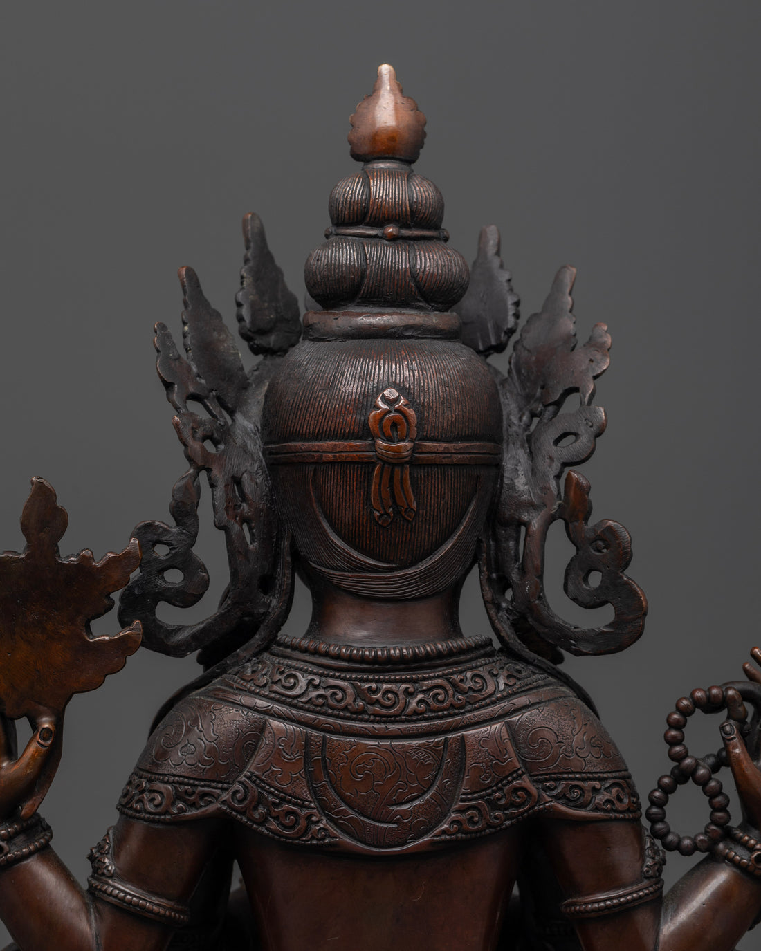 Oxidized Chenrezig Statue: Elegant Compassionate Art