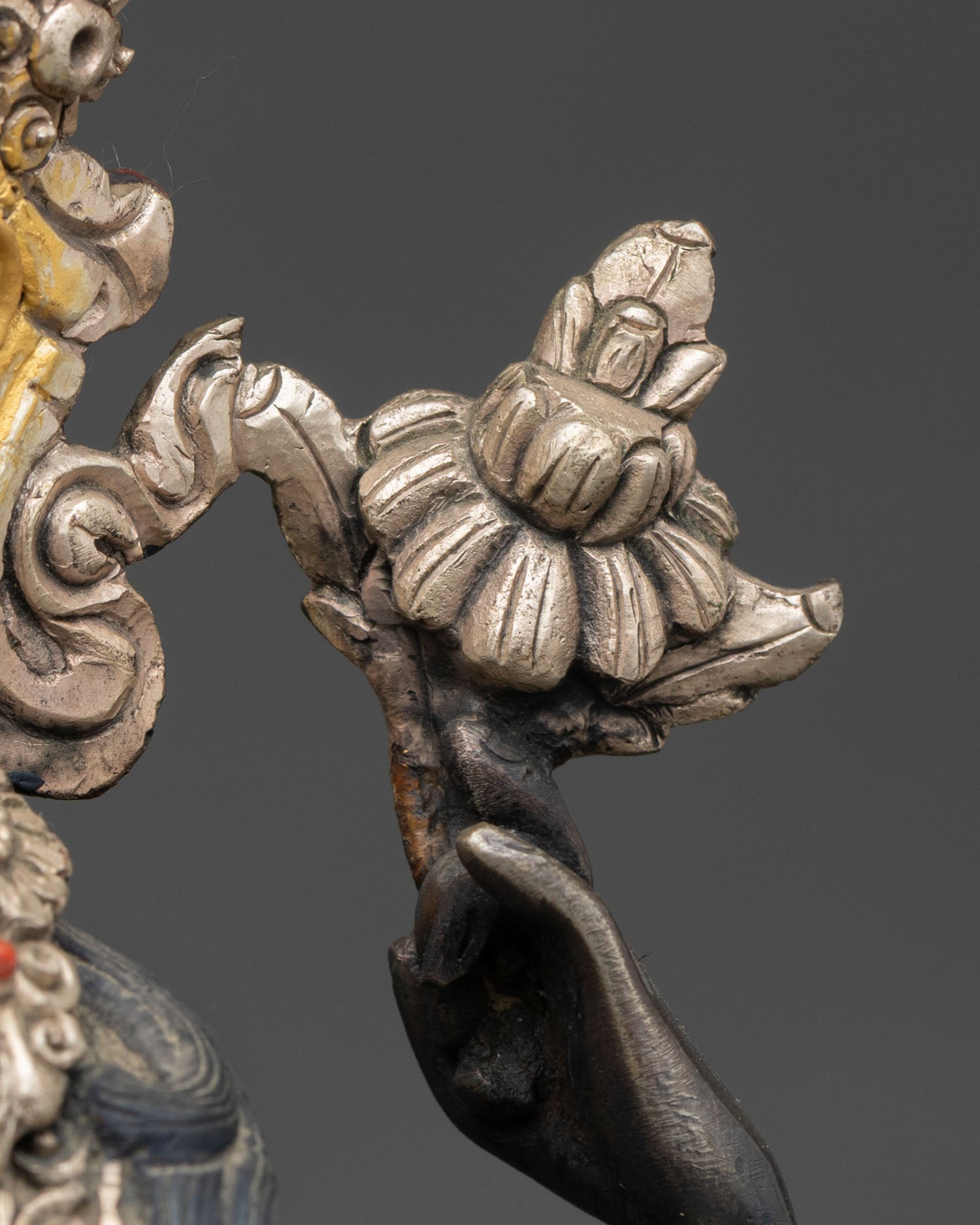Chenrezig Statue – Handmade Himalayan Art of Compassion