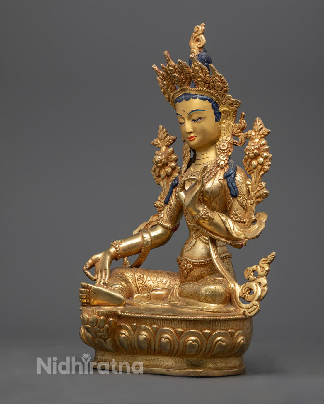 Elegant Green Tara Pendant – Spiritual Jewelry for Blessings, Energy, and Fearlessness