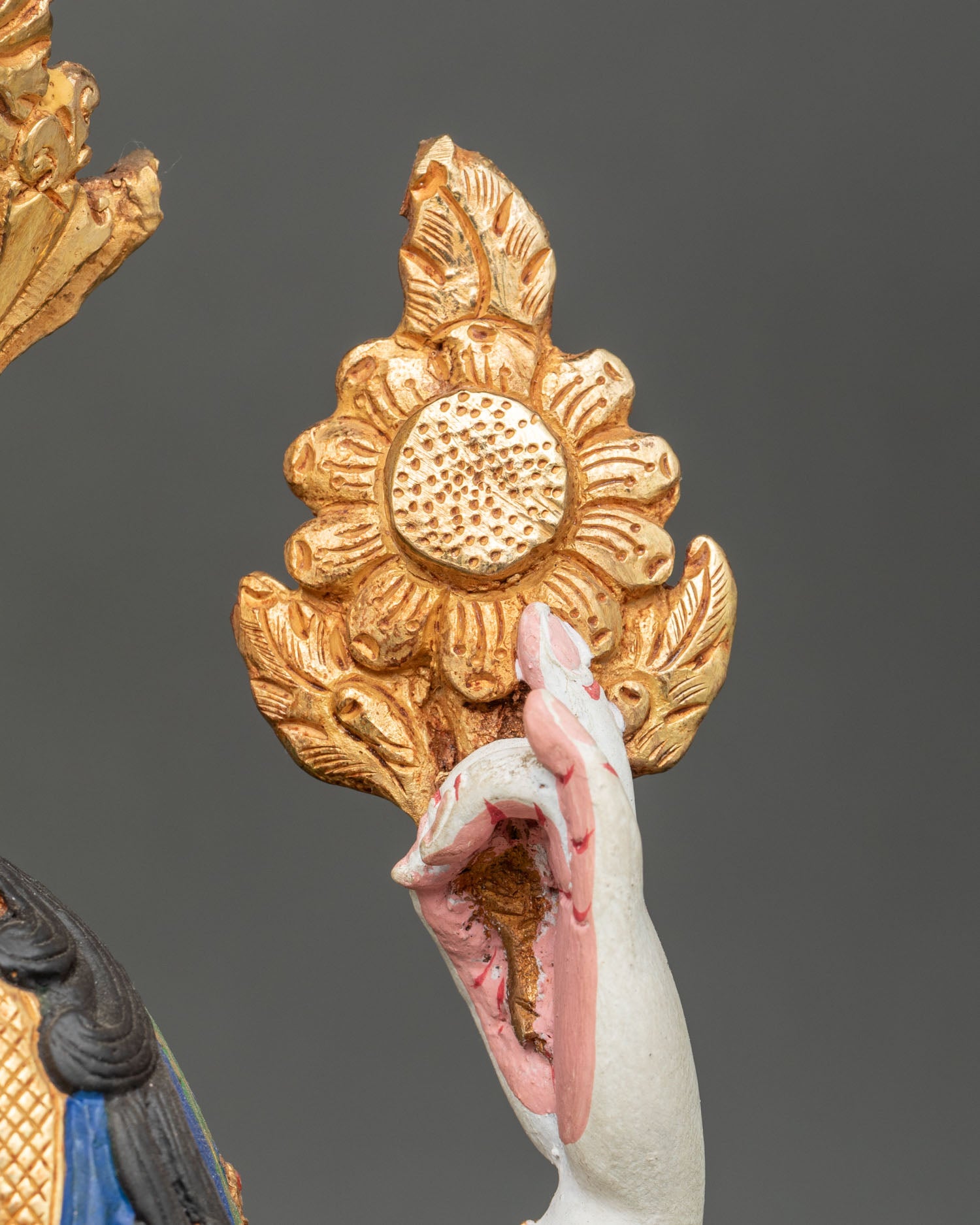 Chenrezig Statue – Traditional Four-Arm Avalokiteshvara