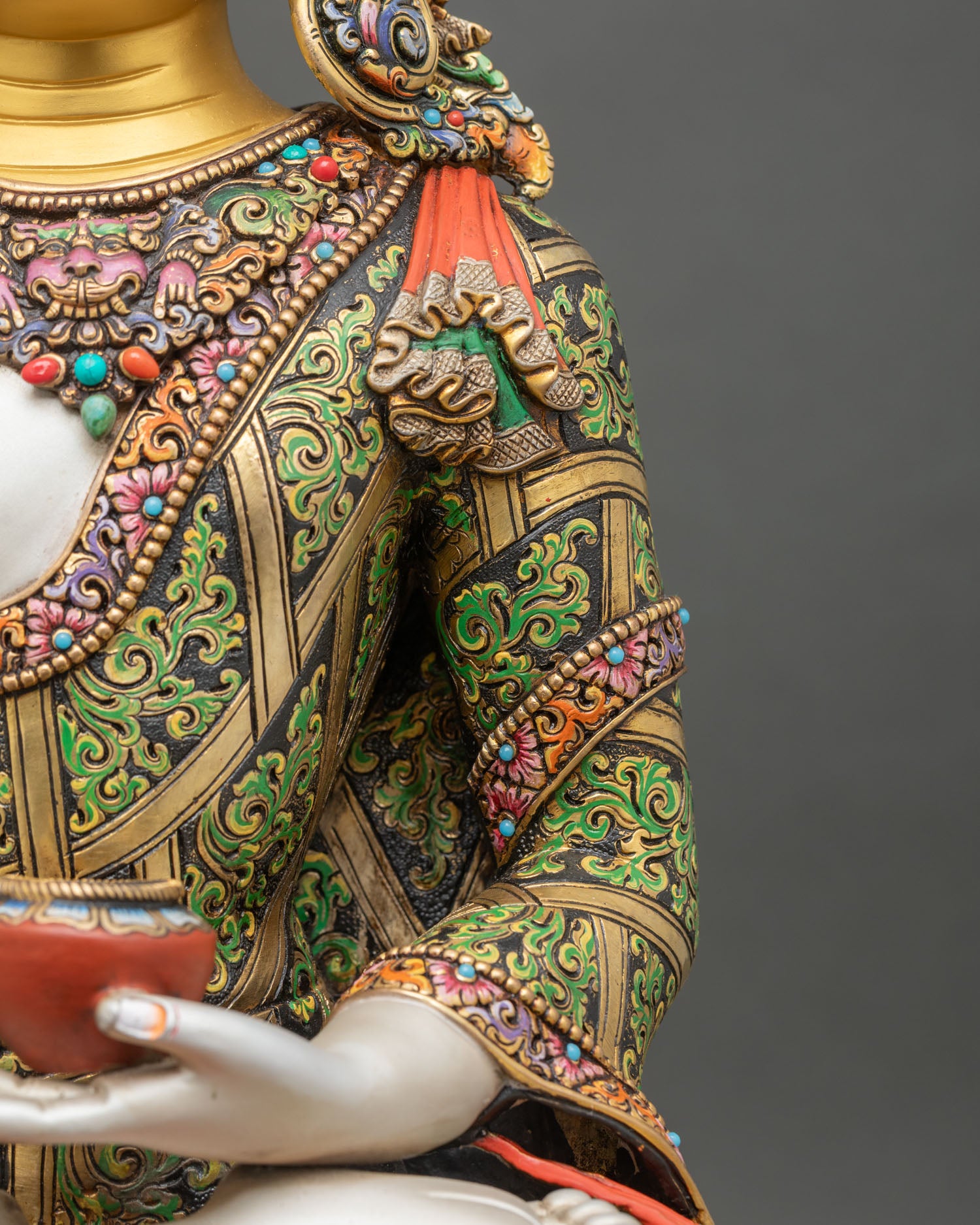 Crown Buddha Shakyamuni Statue – Peaceful Zen Sculpture