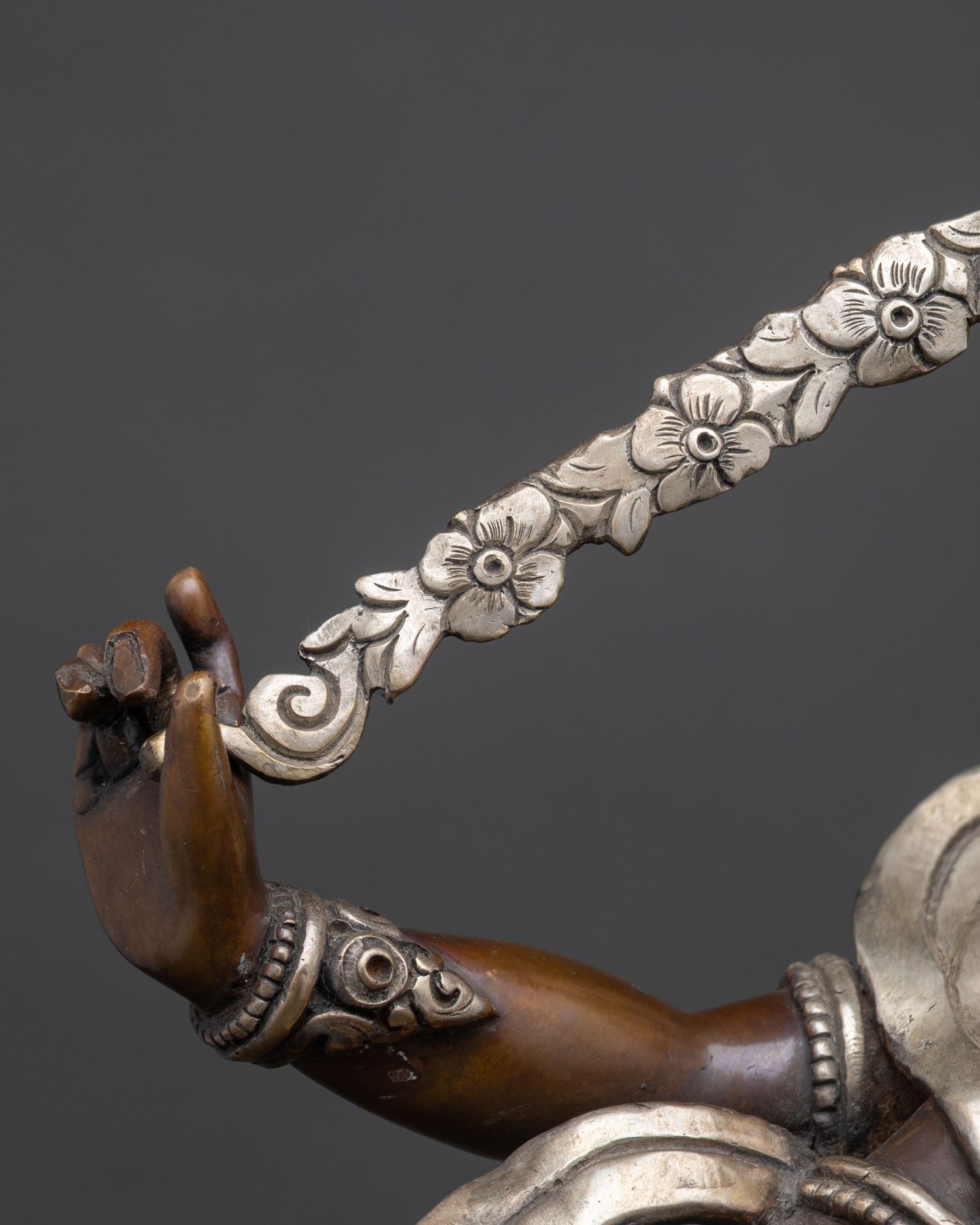 Semi-wrathful Kurukulle Statue | Empowering Tantric Goddess