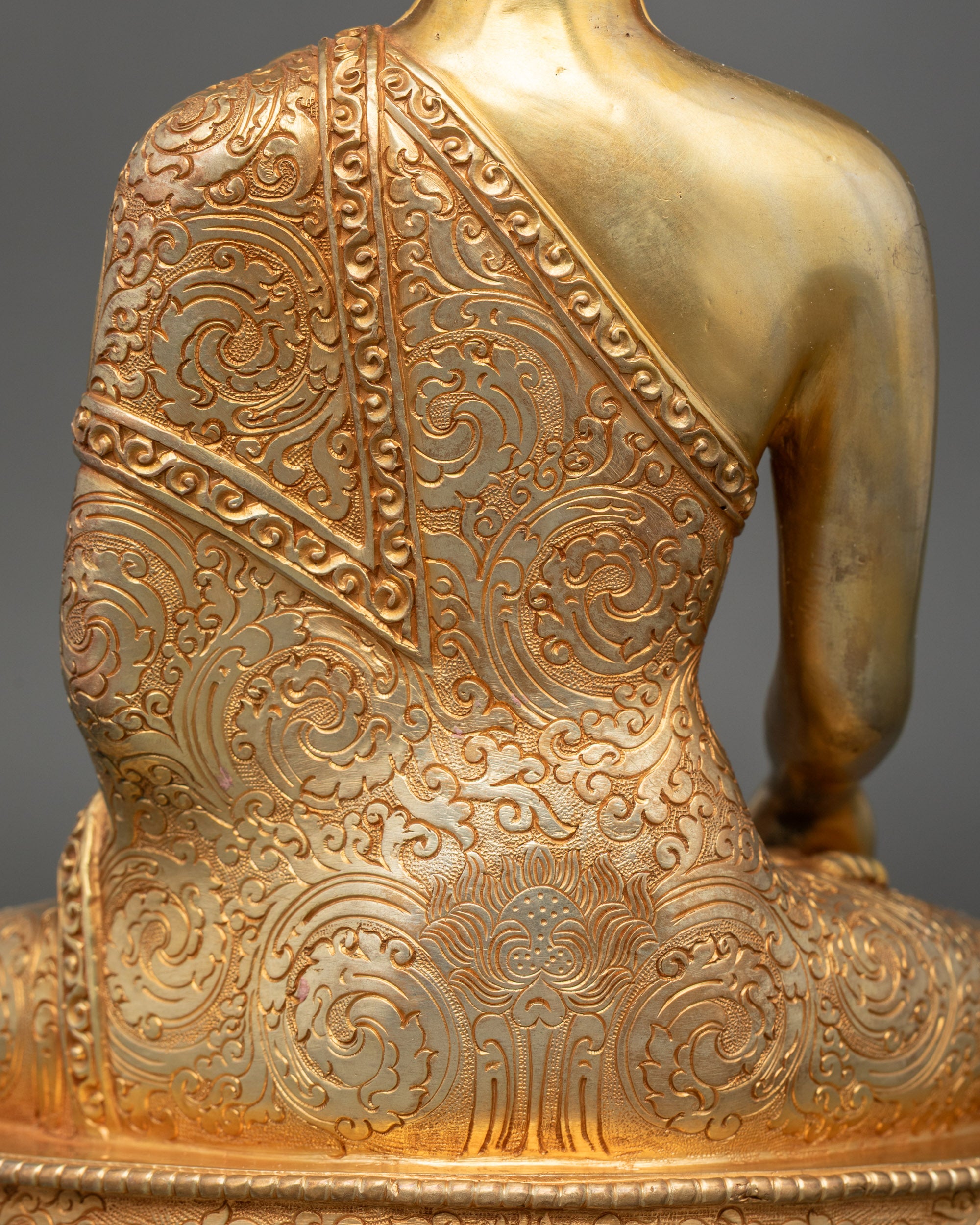Divine Shakyamuni Buddha Statue for Meditation and Devotion