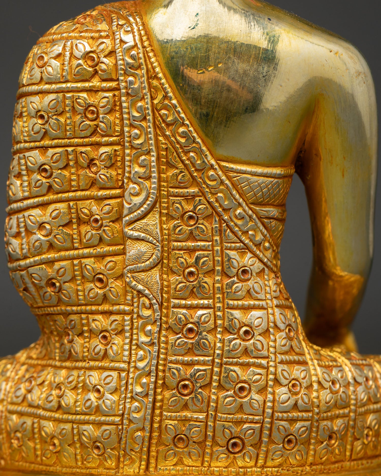Shakyamuni Buddha Statue