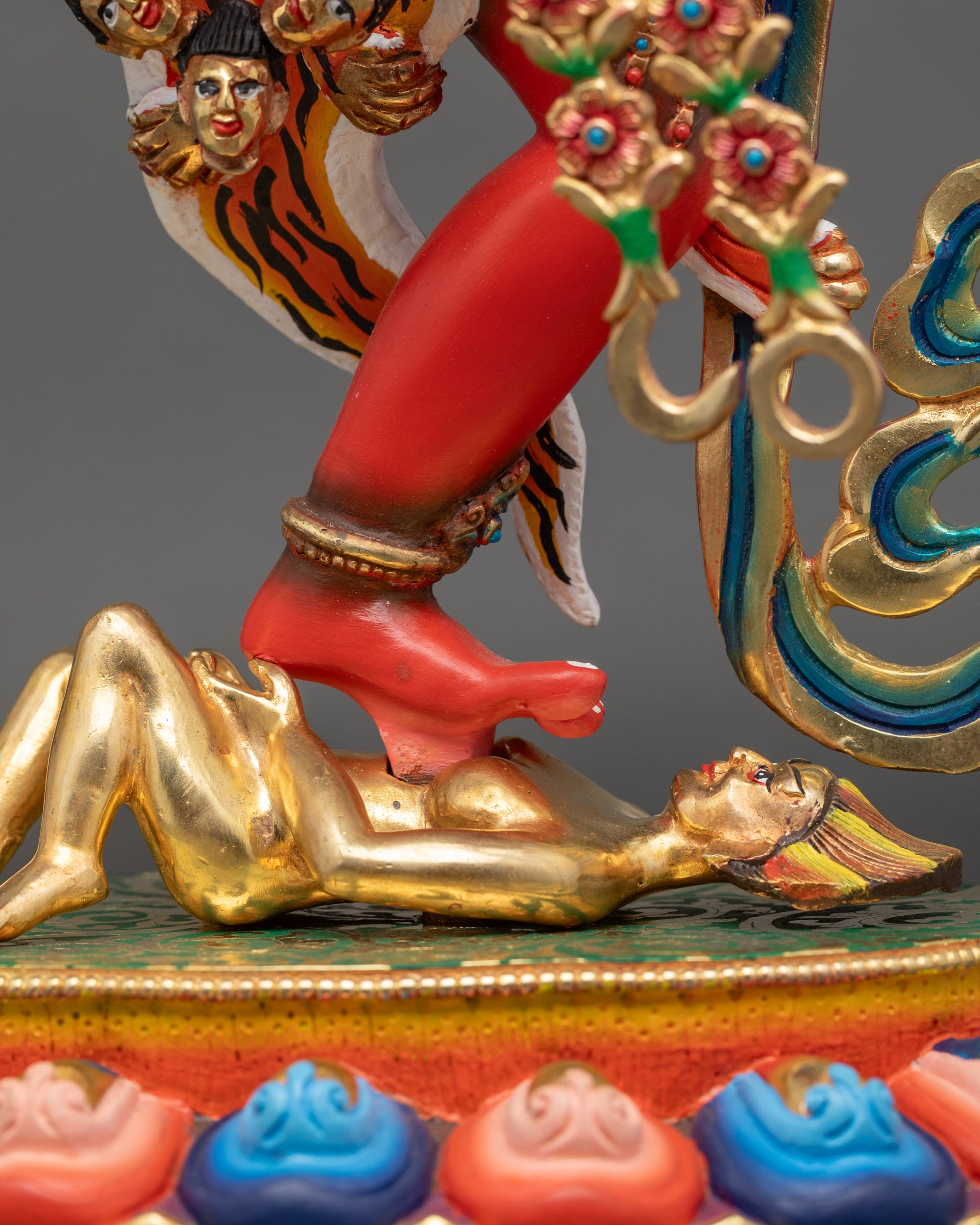 Dakini Kurukulla Statue | Red Hued Tantric Goddess Artwork