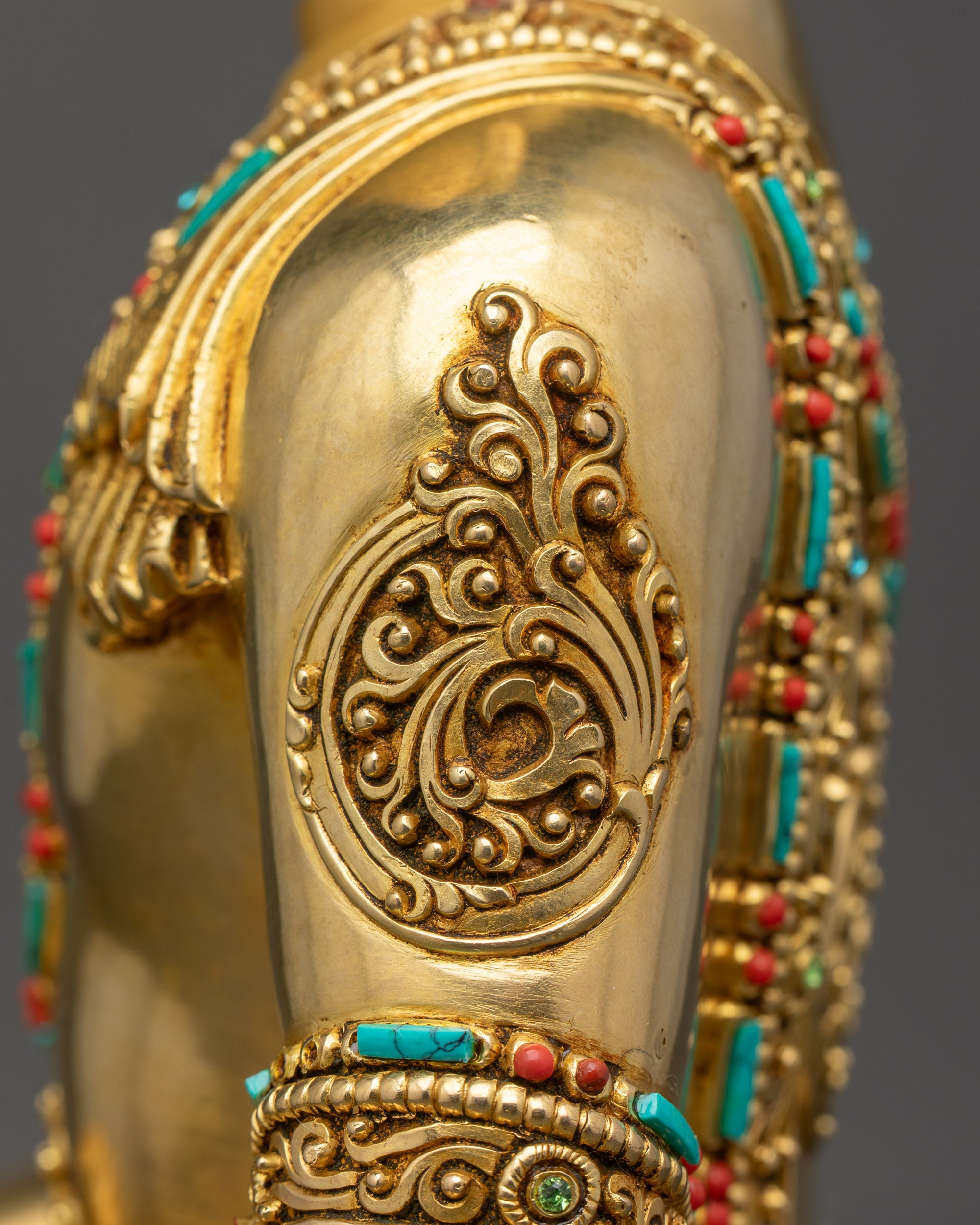 Peaceful Buddha Altar Statue | Handcrafted Spiritual Sculpture