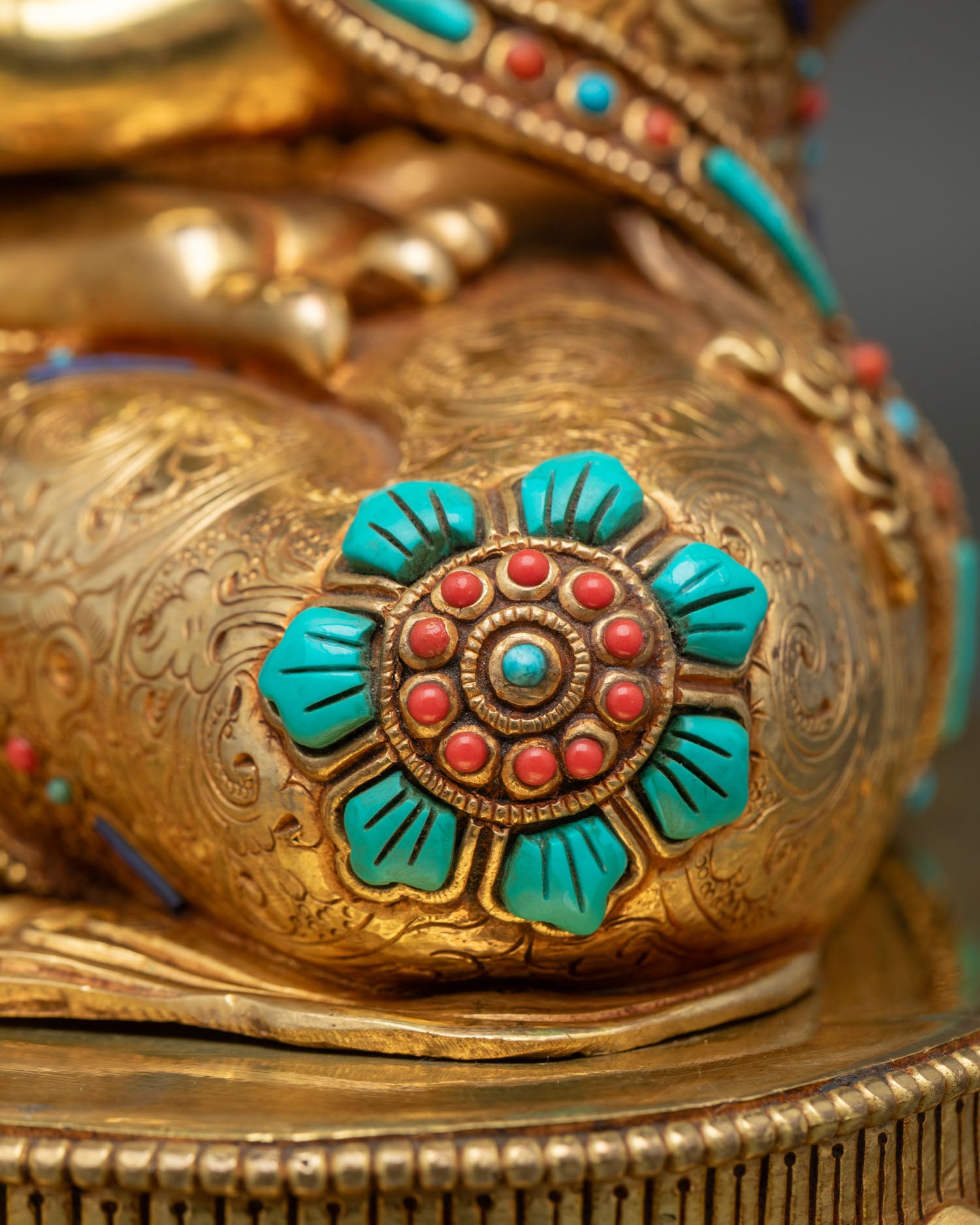 Amitabha Buddha Statue – Enhance Your Meditation Practice