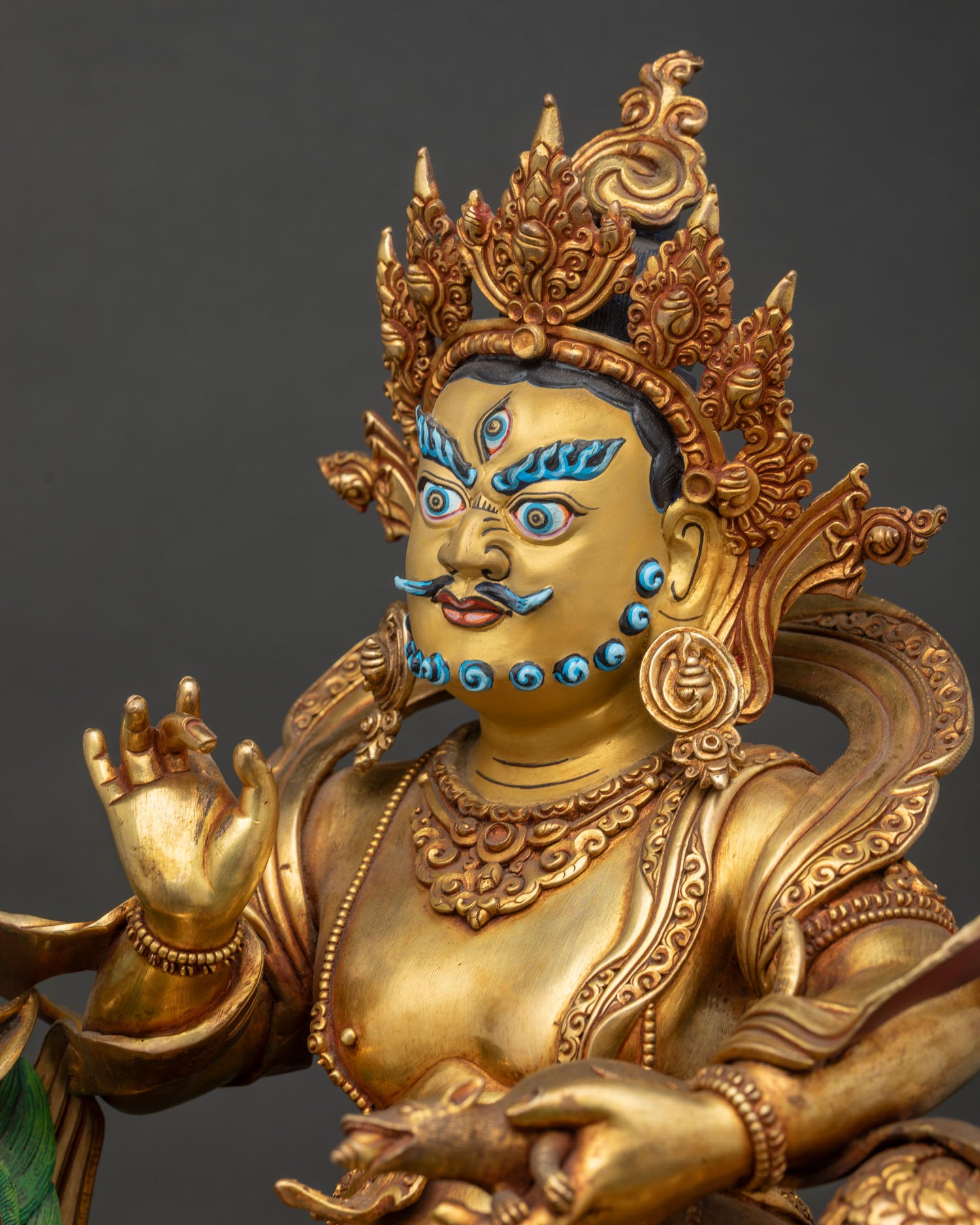 Nmotoshe Statue