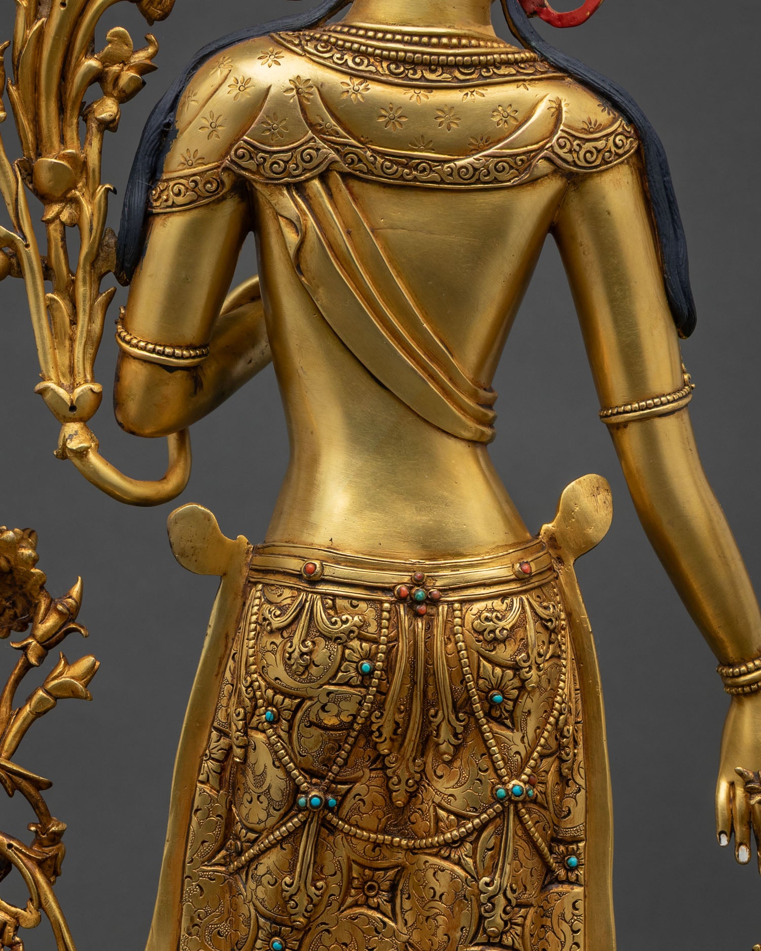 Standing Green Tara Statue – Liberator from the Eight Fears