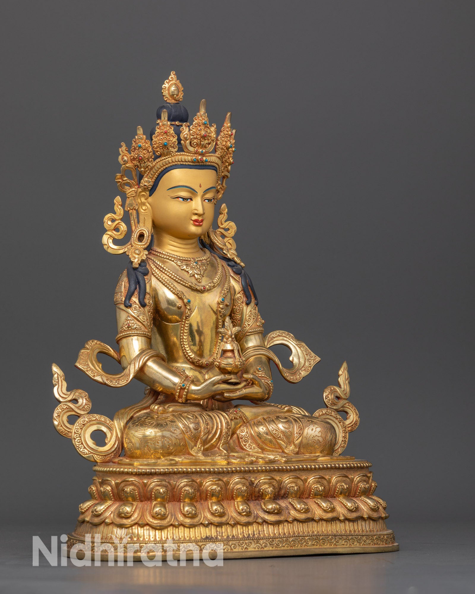 Amitayus Statue: Symbolizing Longevity and Spiritual Tranquility