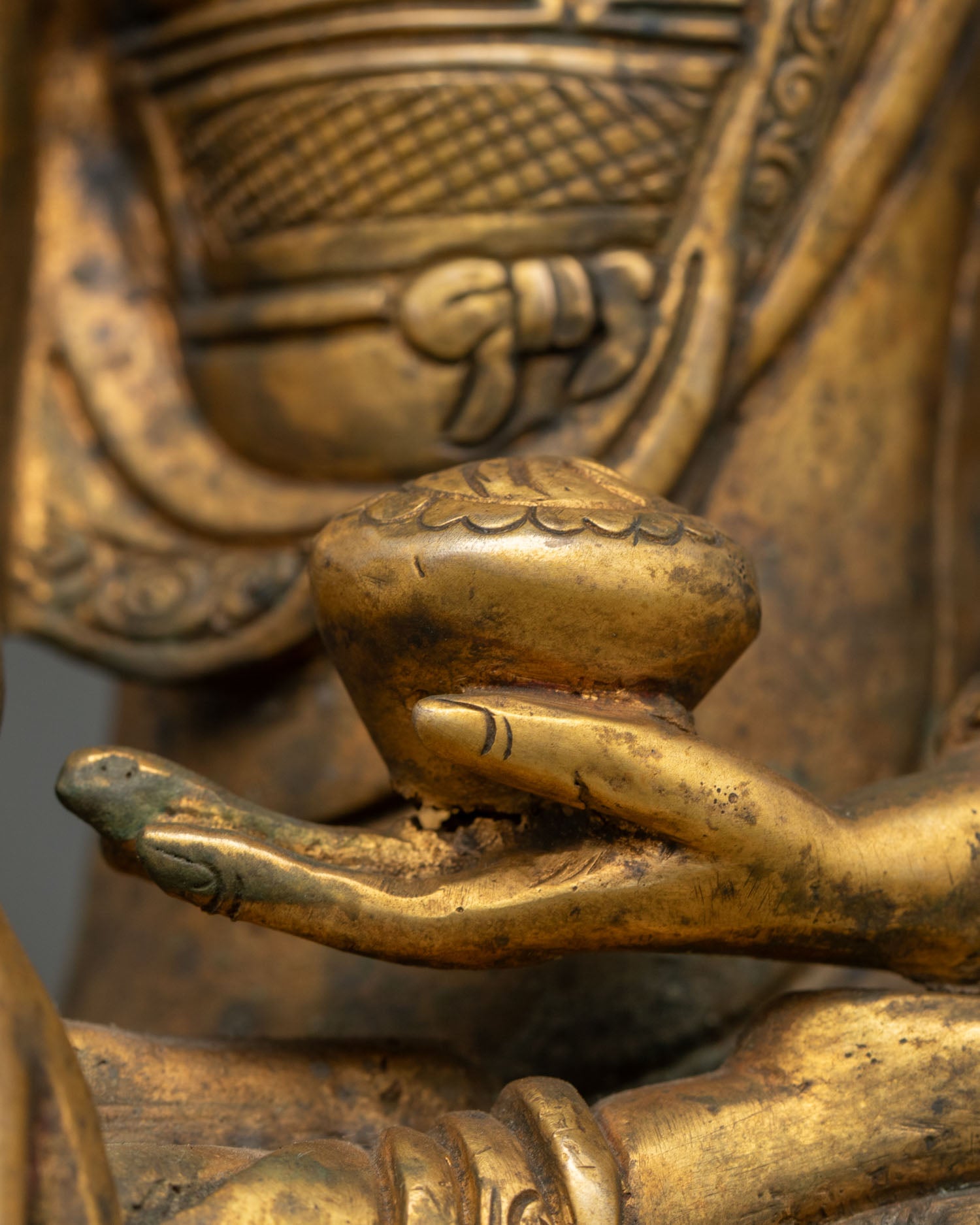 Antique-Finished Shakyamuni Buddha Statue | Spiritual Buddhist Altar Artwork
