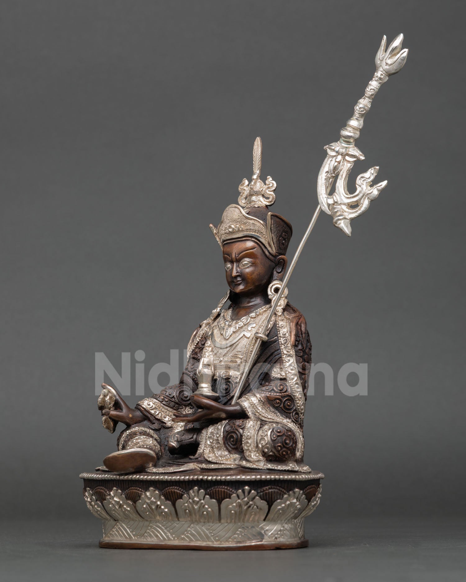 Guru Rinpoche Statue – Sacred Himalayan Art from Nepal