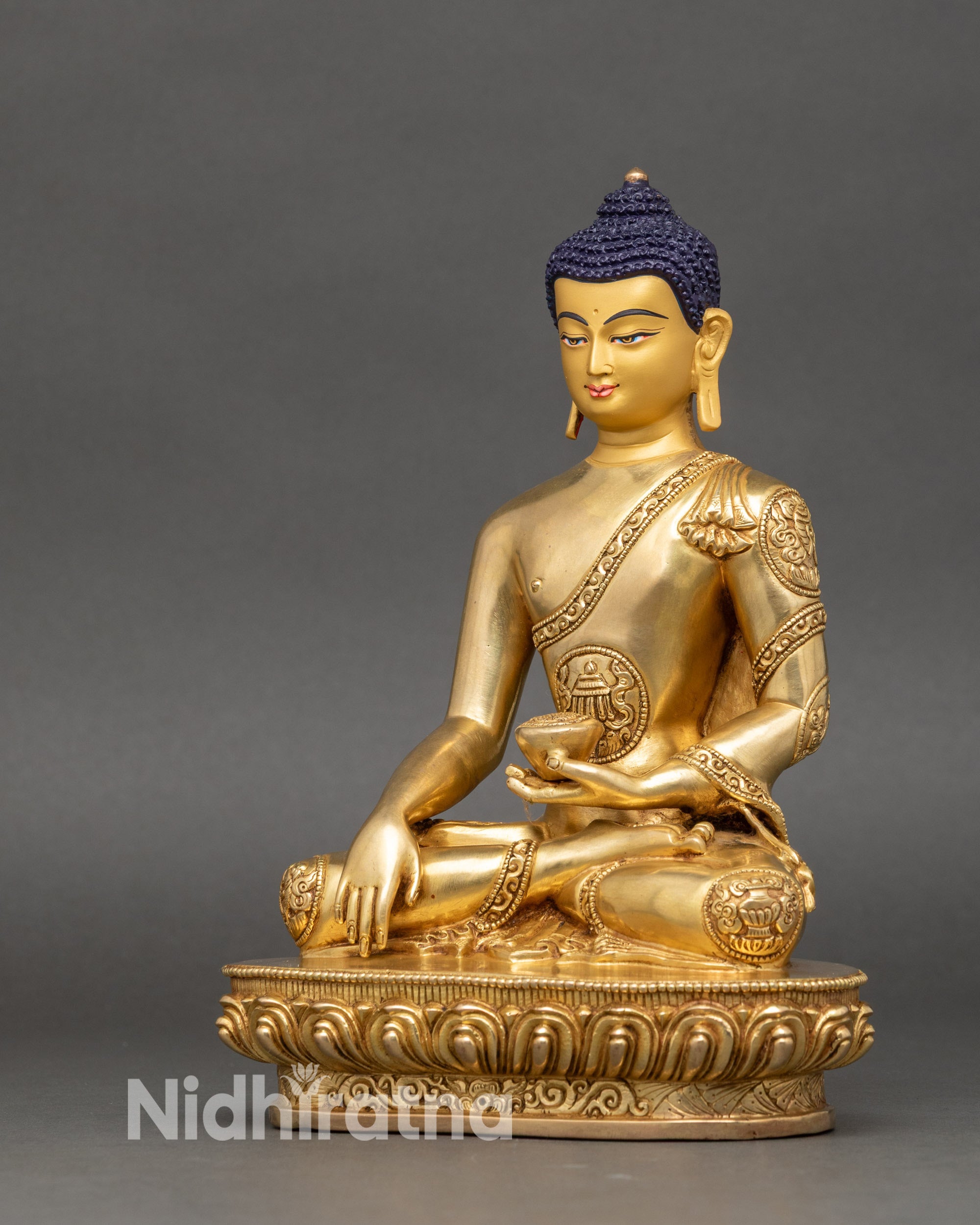 Shakyamuni Buddha Statue - Symbol of Enlightenment and Peace
