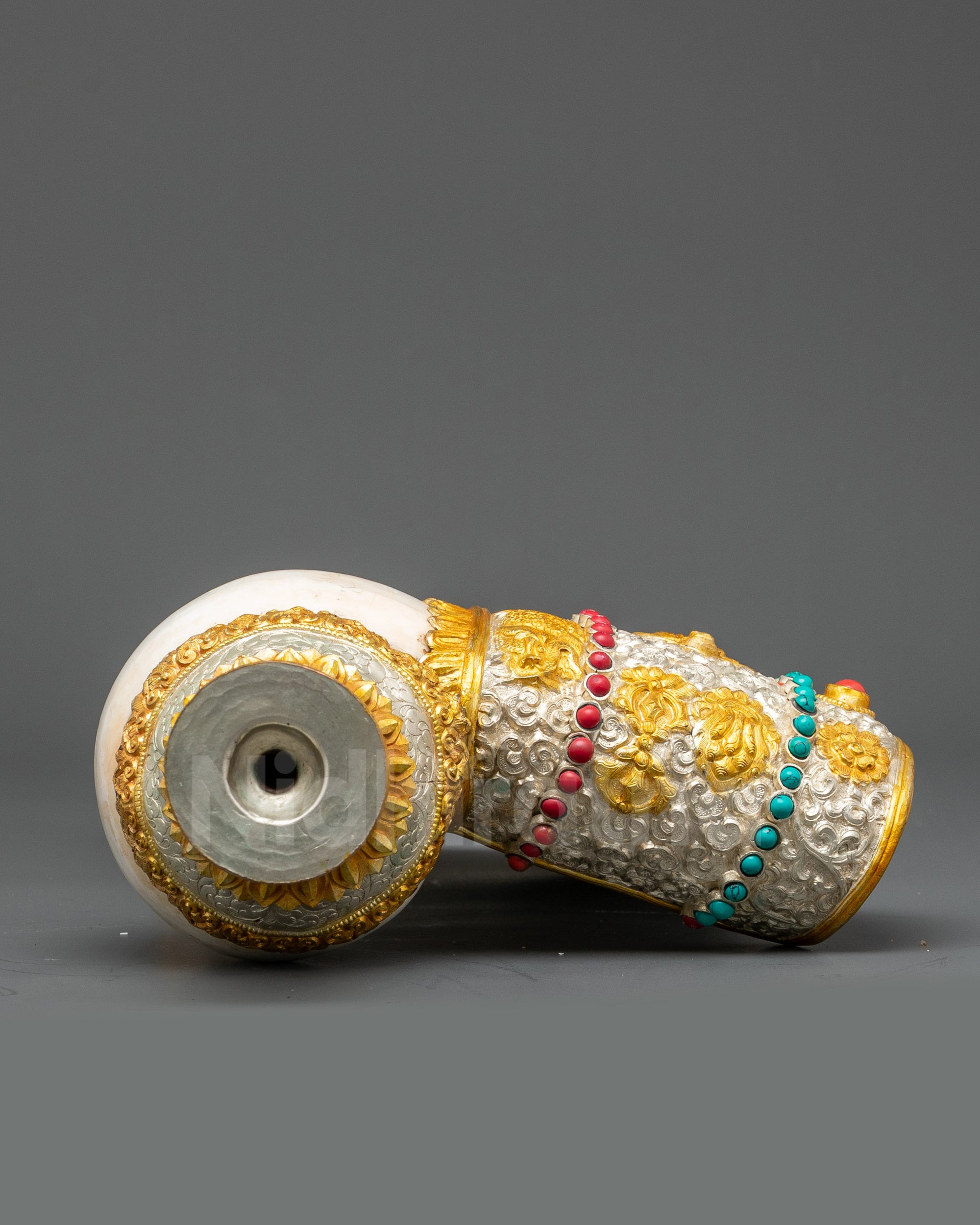 Traditional Conch Shell for Buddhist Ceremonies