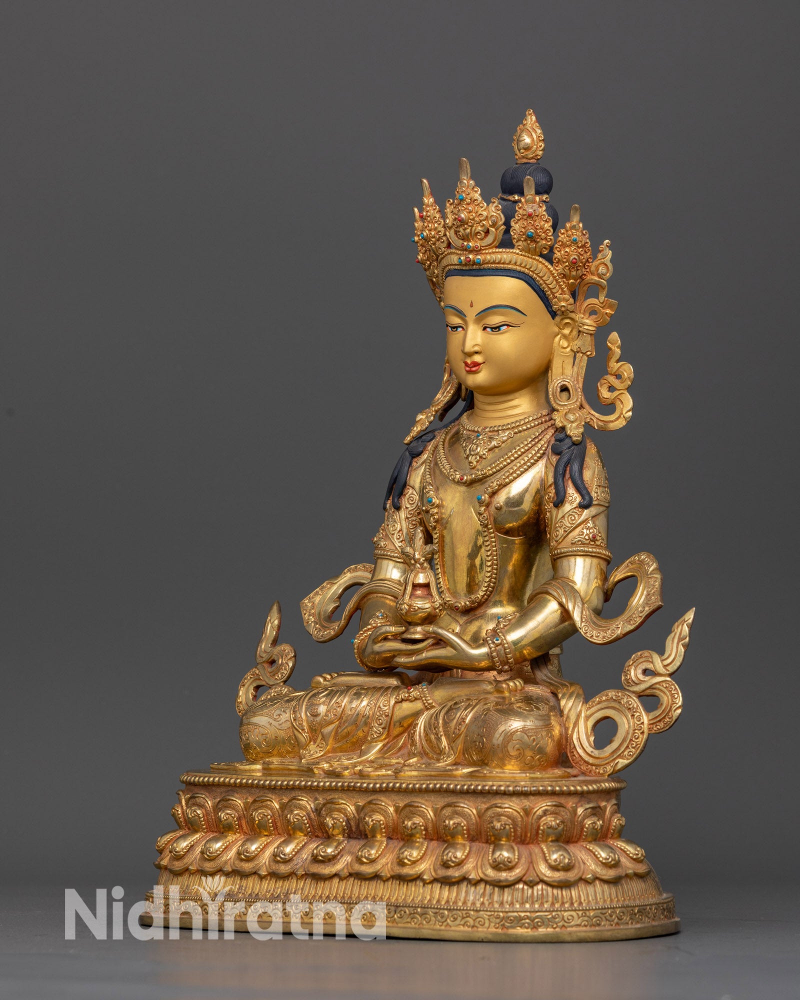 Amitayus Statue: Symbolizing Longevity and Spiritual Tranquility