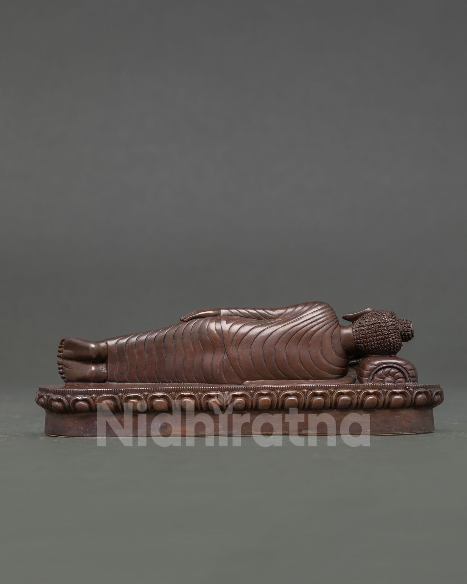 Nirvana Buddha Statue