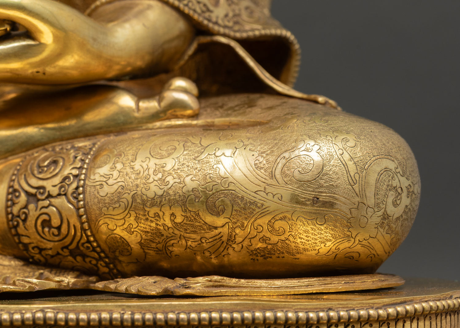 Amitabha Buddha Sculpture – Inspire Compassion & Inner Peace