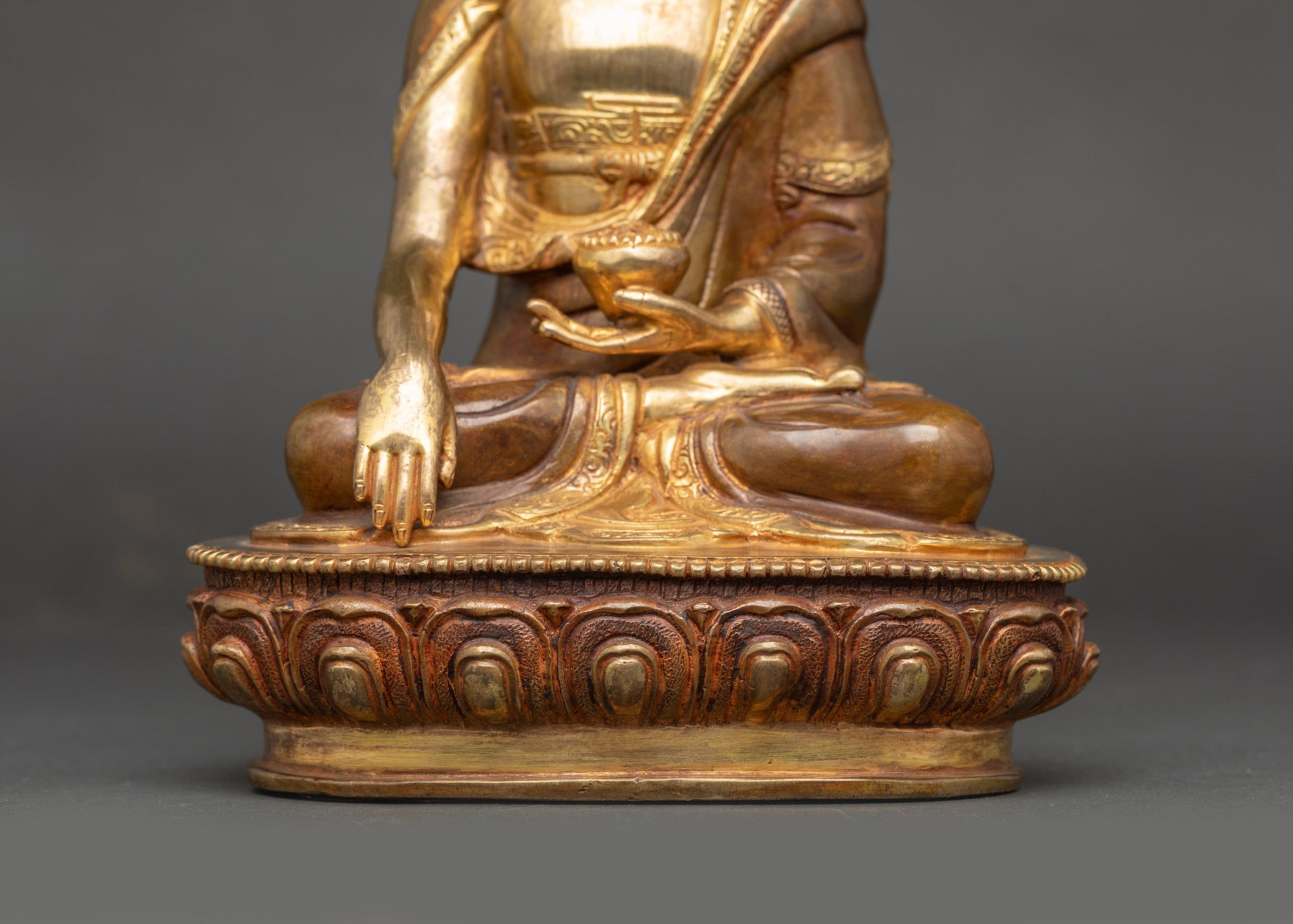Crowned Buddha Shakyamuni Statue | Lost-Wax Casted Idol for Meditation