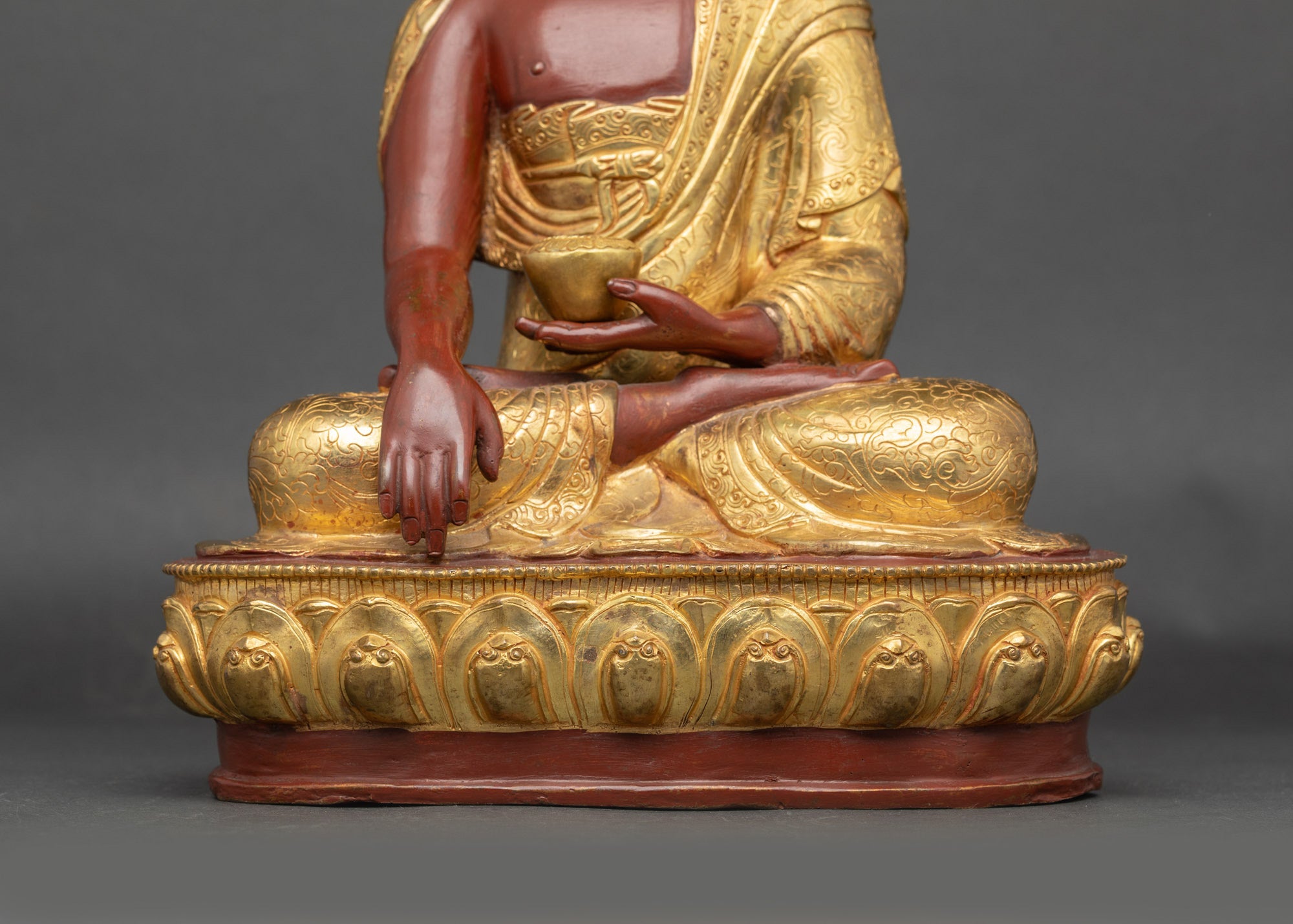 Buddha Shakyamuni Statue