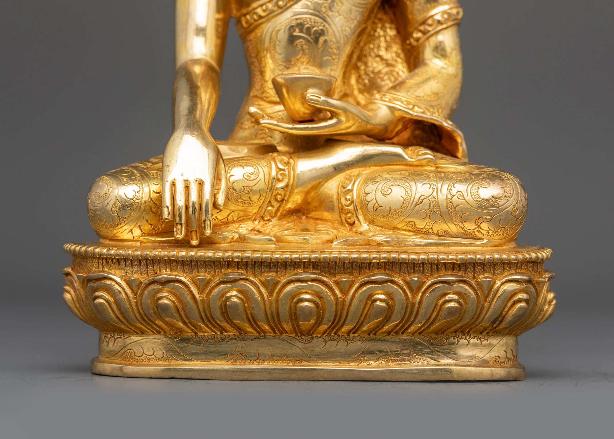 Buddha Shakyamuni Statue