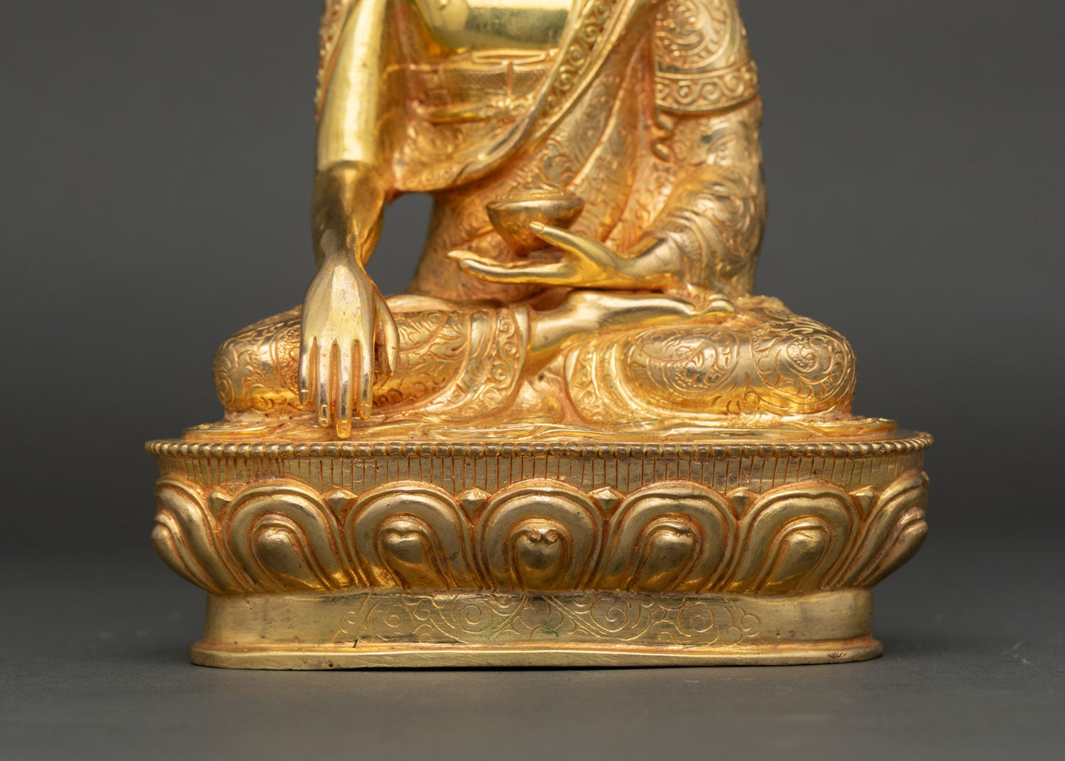 Buddha Shakyamuni Statue