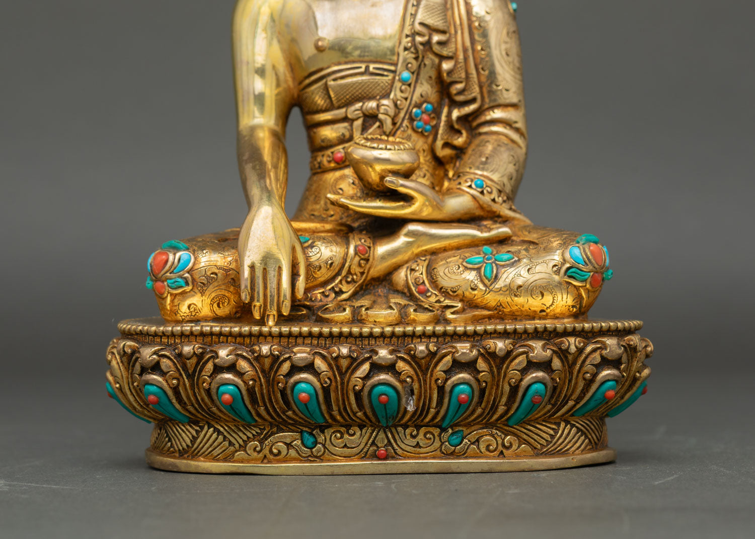 Buddha Shakyamuni Statue | Spiritual Centerpiece for Devotion