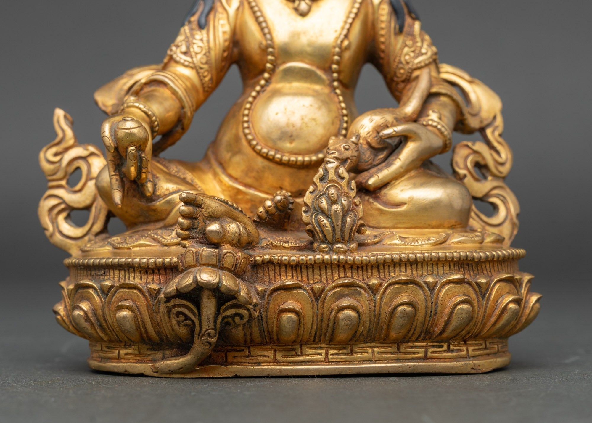 Buddhist Dzambhala Statue - A Symbol of Wealth and Prosperity