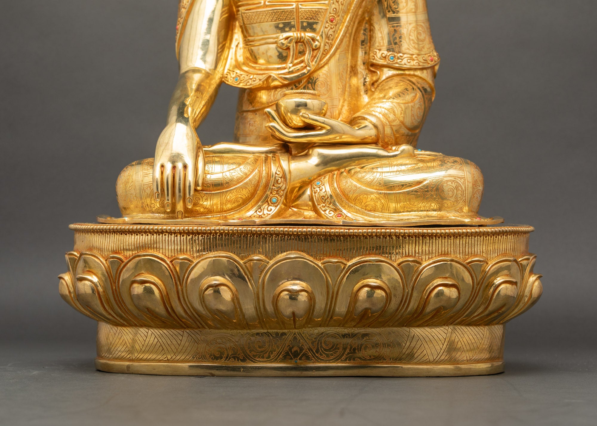 Handcrafted Shakyamuni Buddha Statue | Timeless Buddhist Sculpture