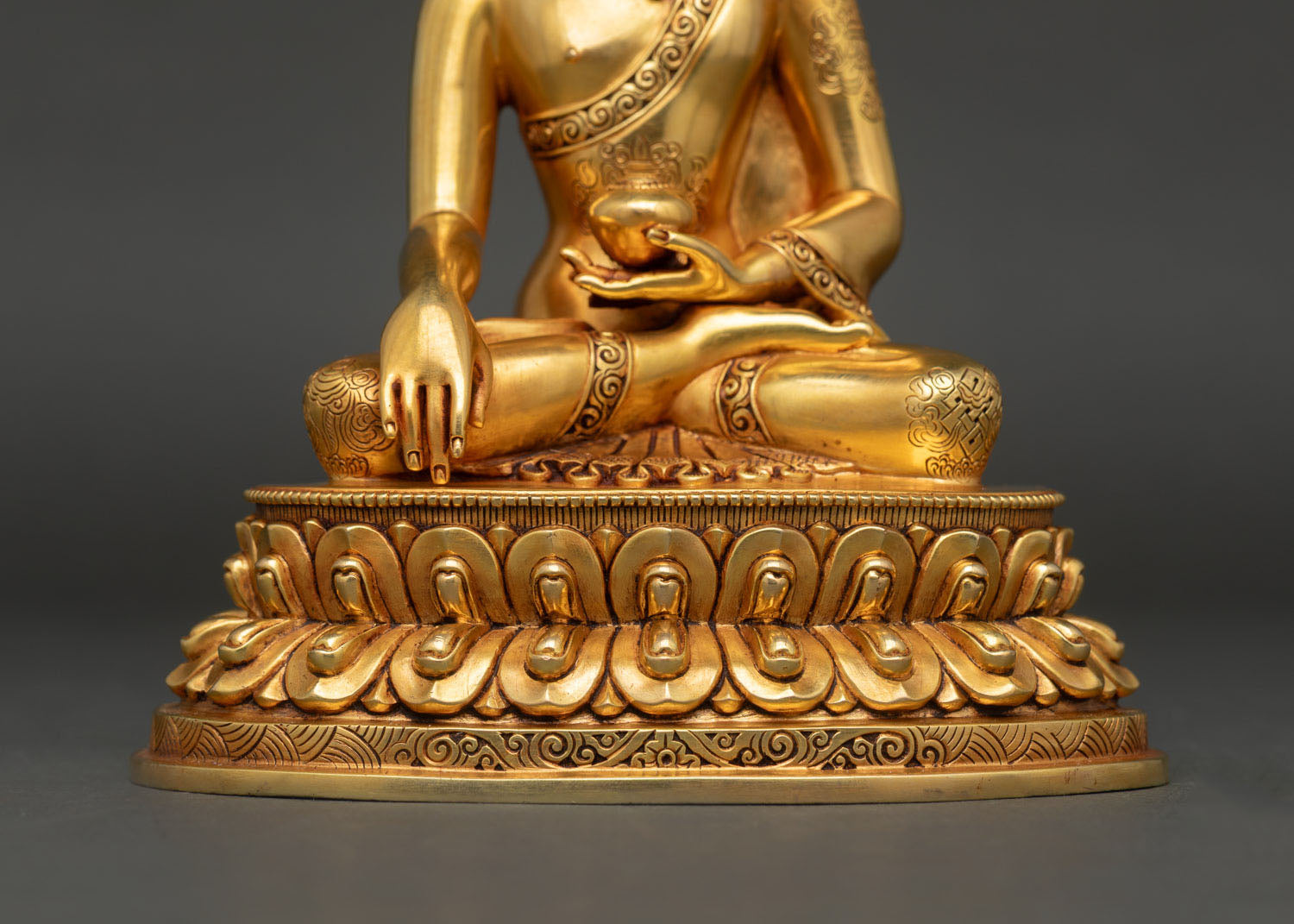 Crown Shakyamuni Buddha Statue | Handcrafted Meditation Decor