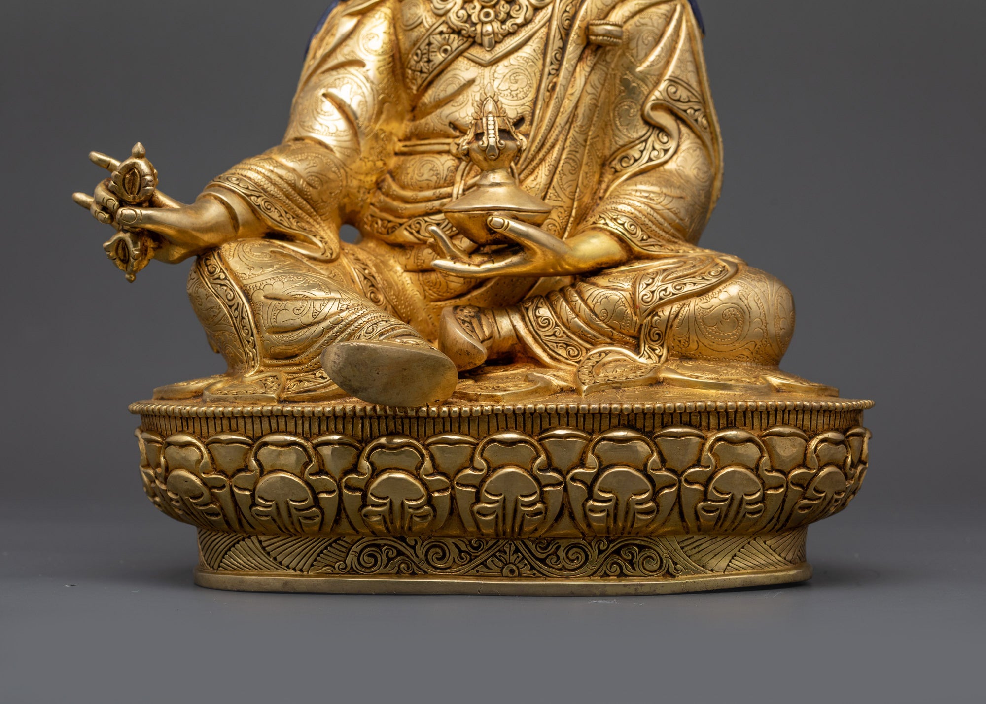 Statue of Spiritual Teacher Guru Rinpoche | Himalayan Artwork of Guru