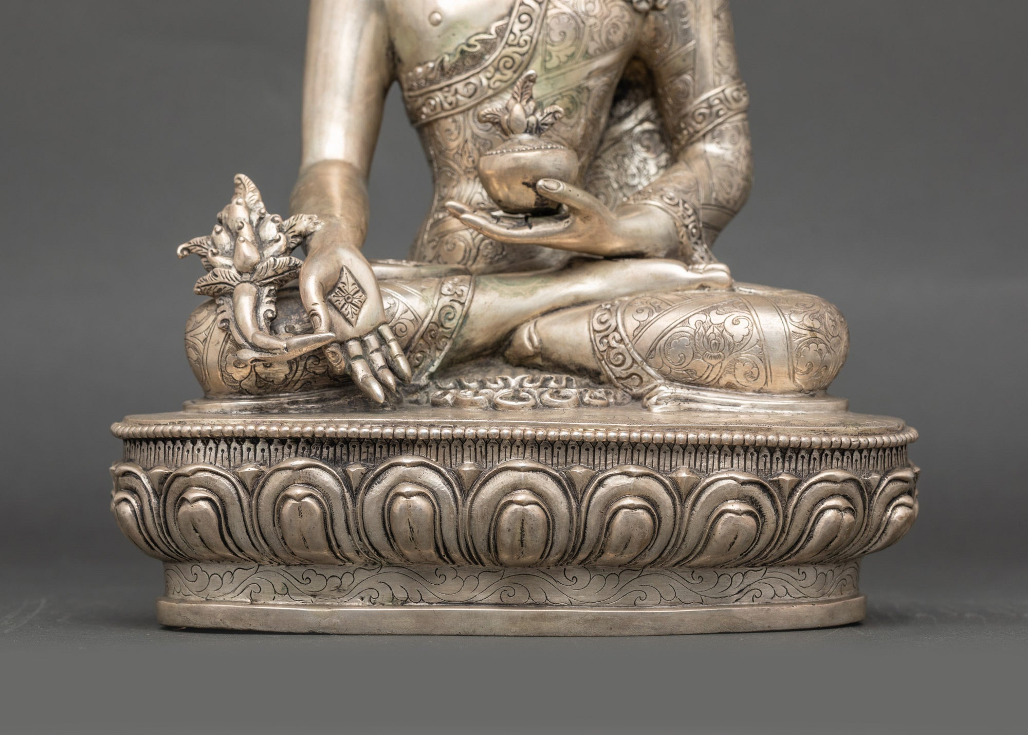 Medicine Buddha Statue