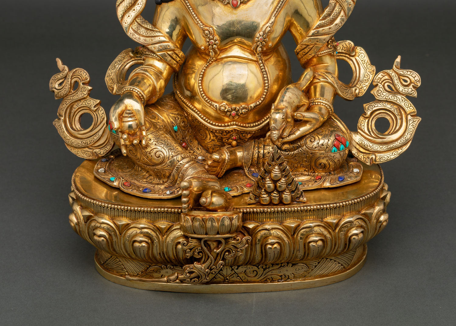 Dzambhala Statue – Embodiment of Prosperity and Financial Blessings