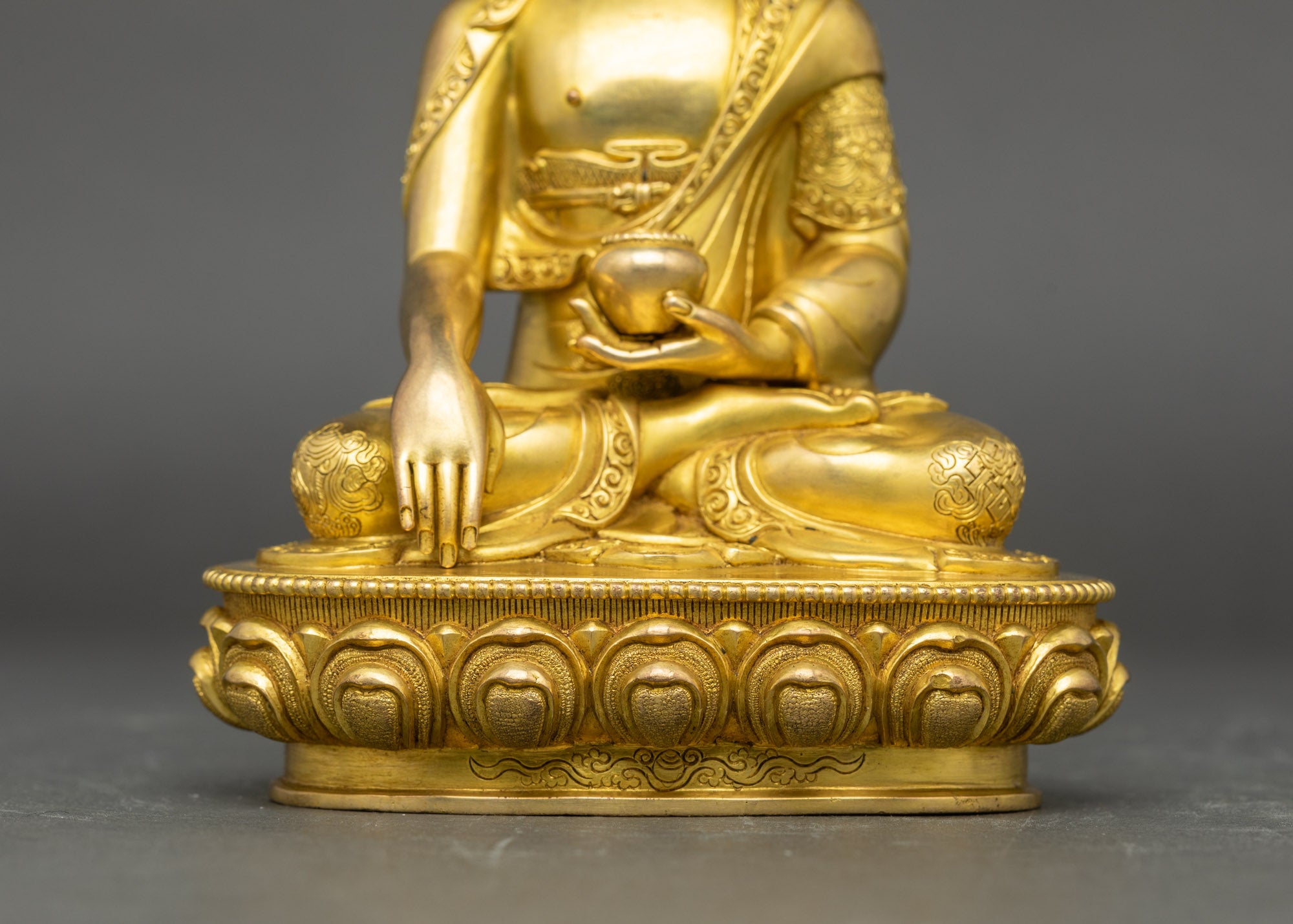 Siddhartha Gautama Statue | Serene Himalayan Buddhist Figurine