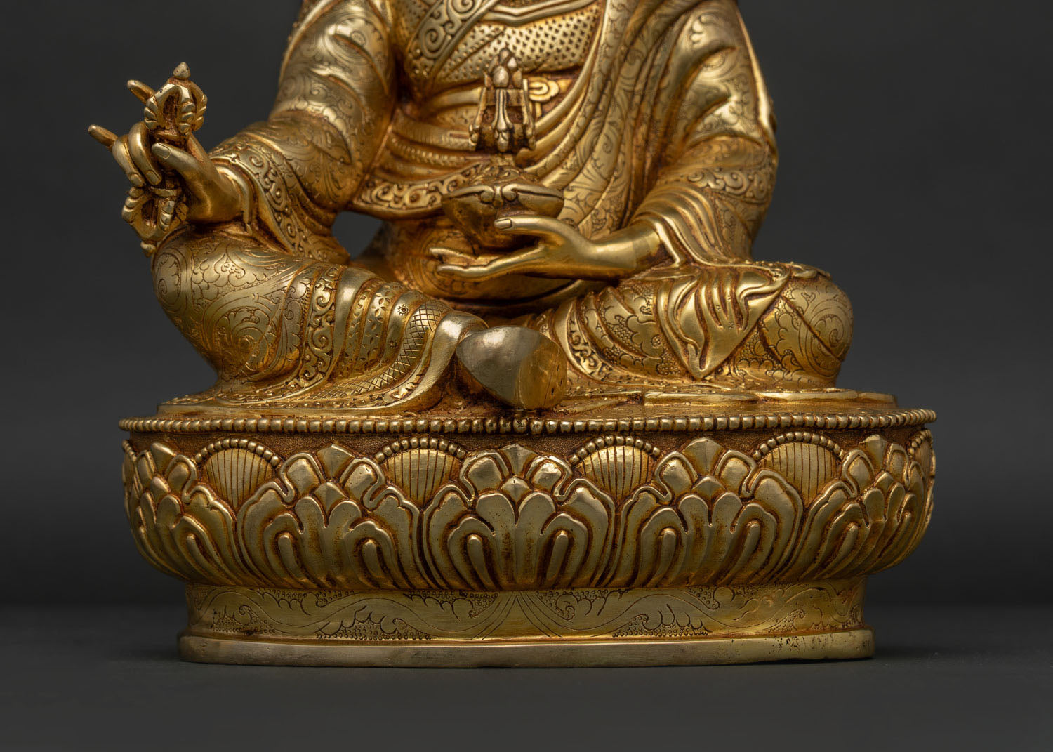 Precious Guru Rinpoche Statue – Symbol of Protection & Enlightenment
